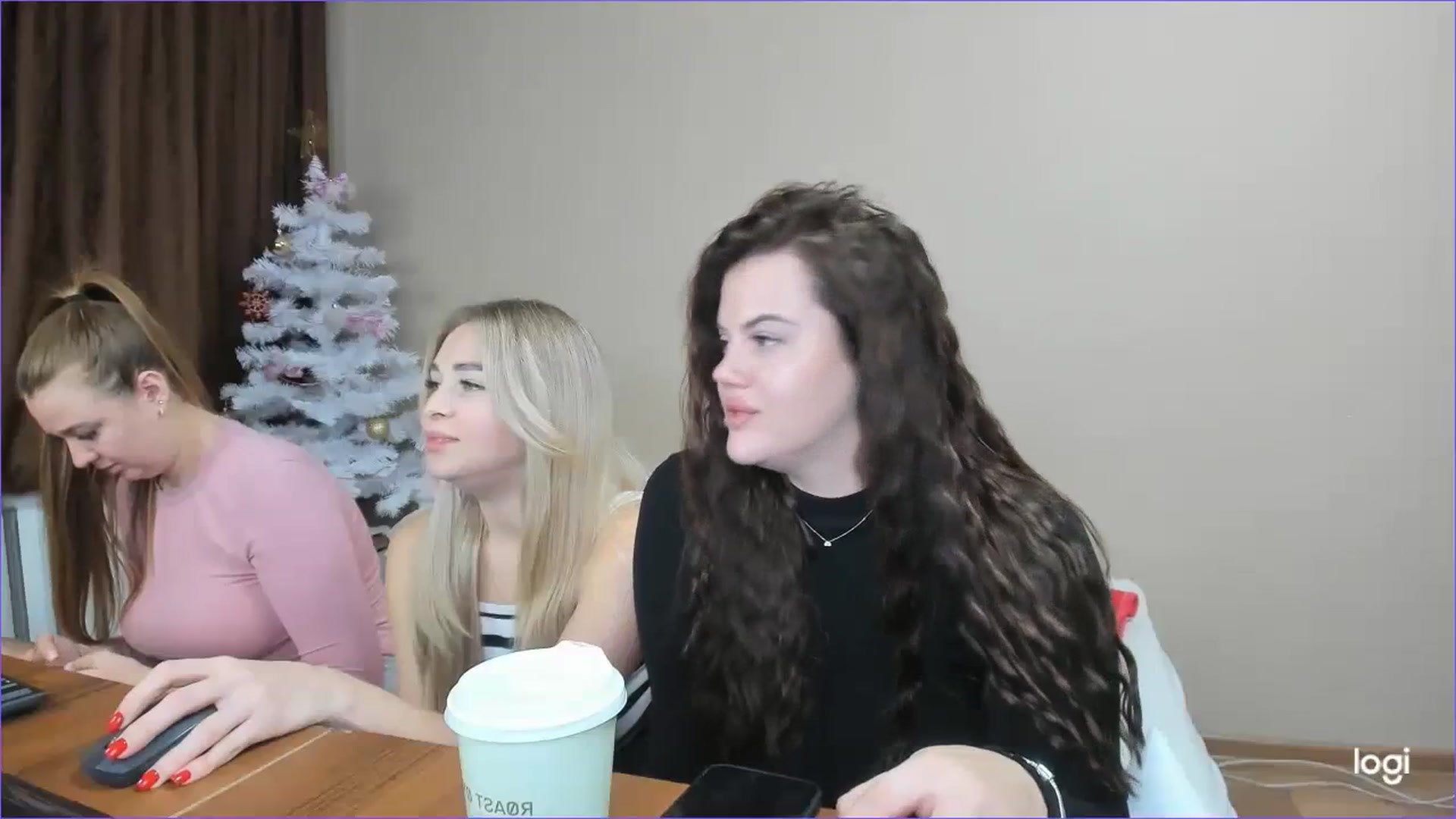 Gallery image thumbnail from StefaniNell's myfreecams stream on, 12/19/2023, 11:06 image 9 of 20