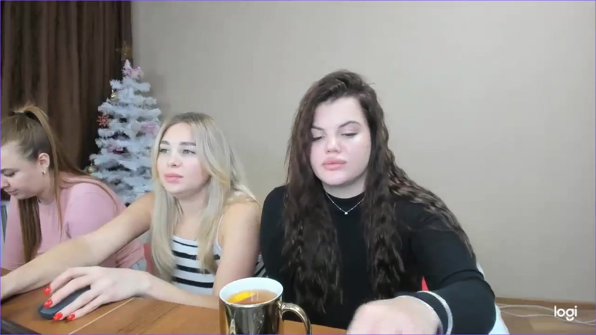 Gallery image thumbnail from StefaniNell's myfreecams stream on, 12/19/2023, 11:06 image 13 of 20