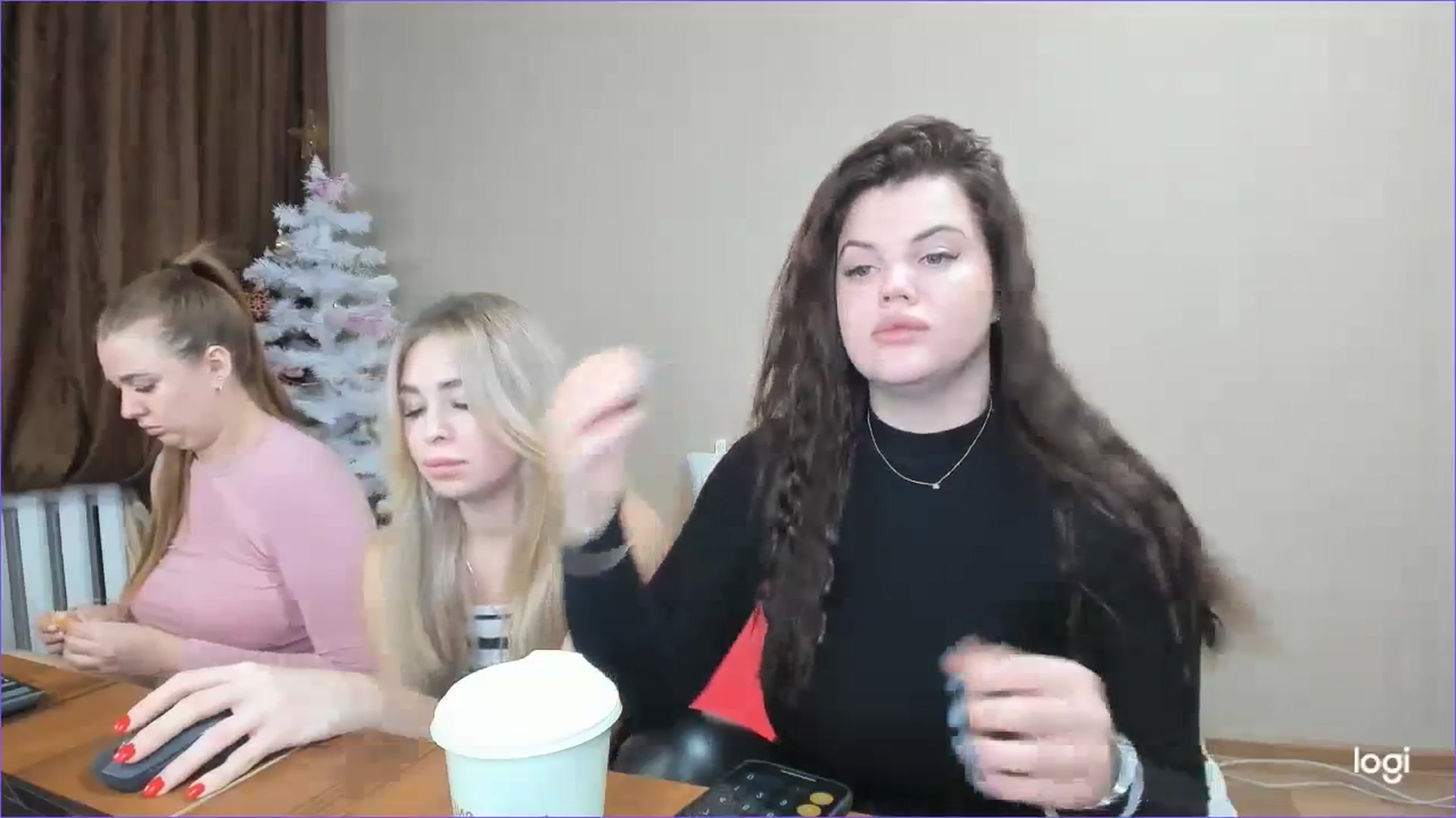 Gallery image thumbnail from StefaniNell's myfreecams stream on, 12/19/2023, 11:06 image 7 of 20