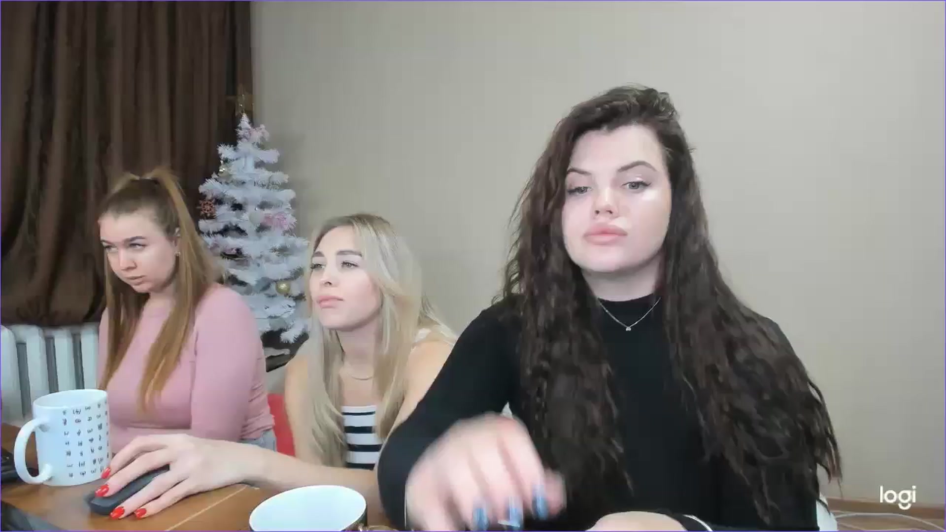 Gallery image thumbnail from StefaniNell's myfreecams stream on, 12/19/2023, 11:32 image 6 of 20