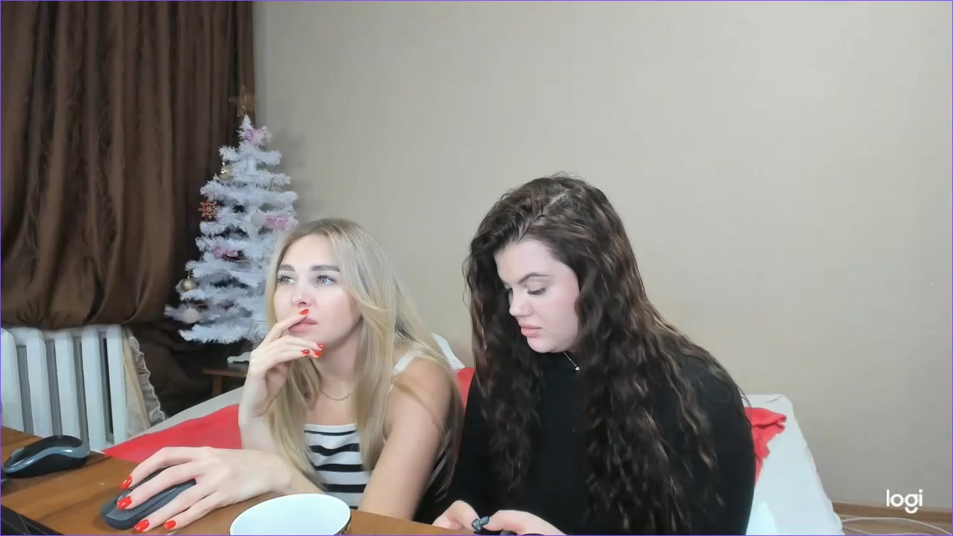 Gallery image thumbnail from StefaniNell's myfreecams stream on, 12/19/2023, 13:12 image 8 of 20