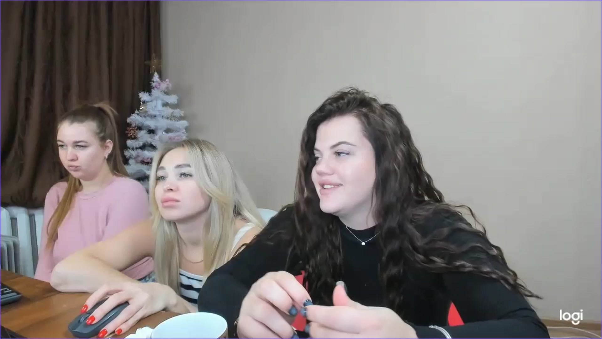 Gallery image thumbnail from StefaniNell's myfreecams stream on, 12/19/2023, 13:12 image 11 of 20