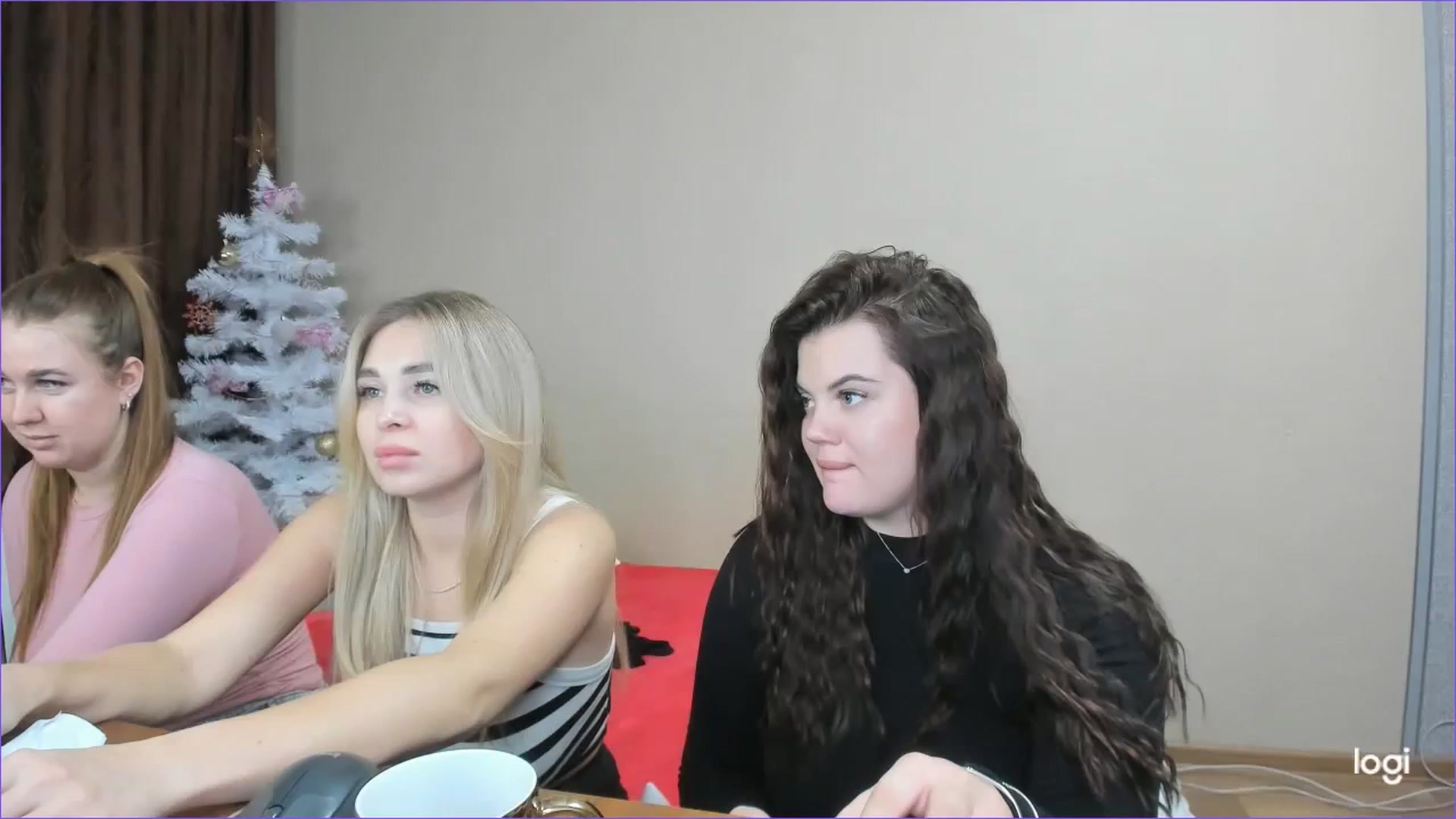 Gallery image thumbnail from StefaniNell's myfreecams stream on, 12/19/2023, 13:12 image 19 of 20