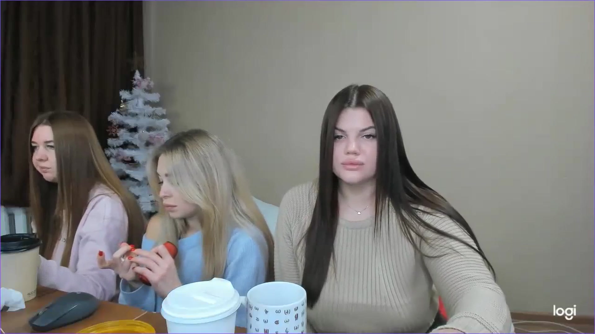 Gallery image thumbnail from StefaniNell's myfreecams stream on, 12/20/2023, 09:16 image 10 of 20