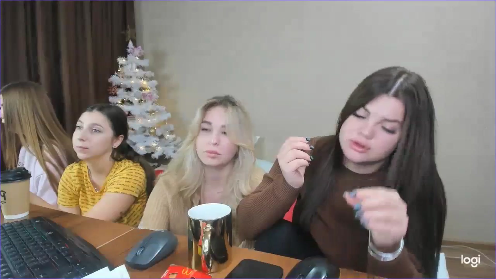 Gallery image thumbnail from StefaniNell's myfreecams stream on, 12/23/2023, 09:14 image 4 of 20