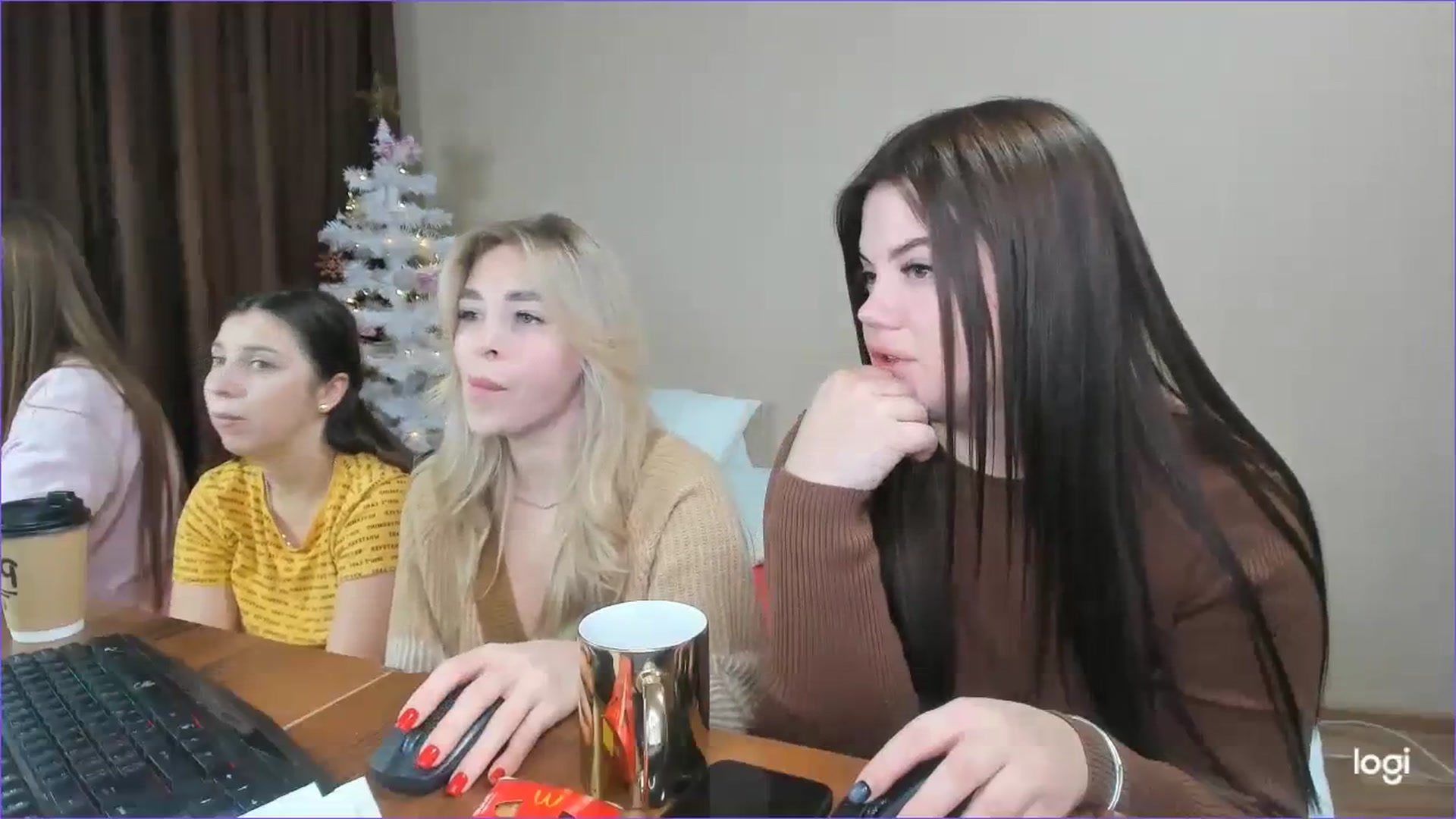Gallery image thumbnail from StefaniNell's myfreecams stream on, 12/23/2023, 09:14 image 3 of 20