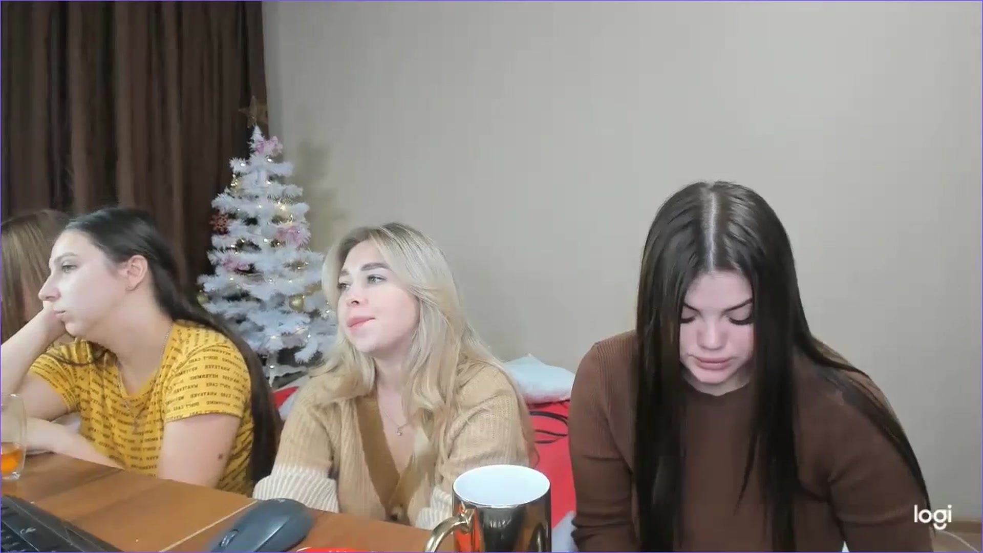 Gallery image thumbnail from StefaniNell's myfreecams stream on, 12/23/2023, 11:59 image 17 of 20