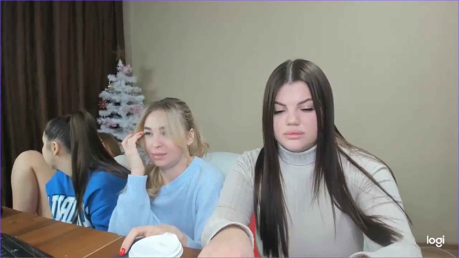Gallery image thumbnail from StefaniNell's myfreecams stream on, 12/24/2023, 08:40 image 20 of 20