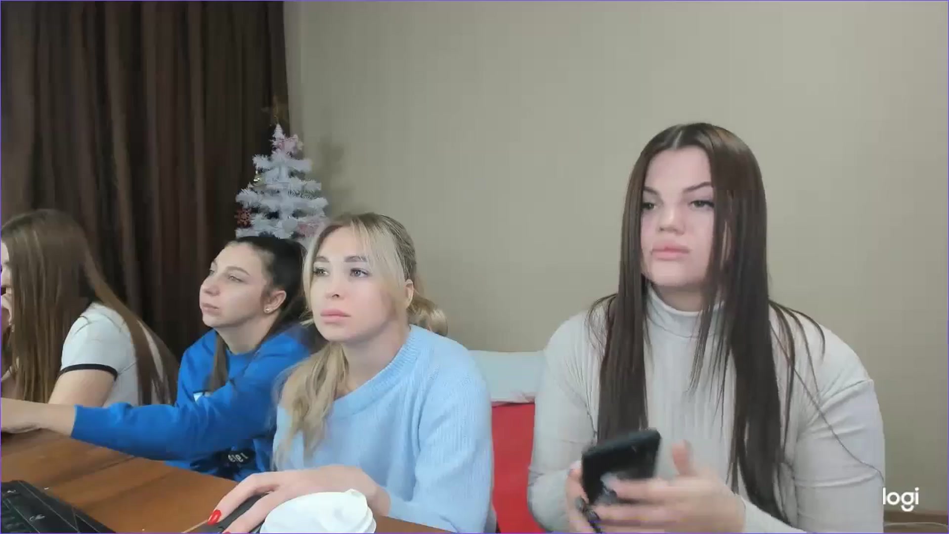 Gallery image thumbnail from StefaniNell's myfreecams stream on, 12/24/2023, 08:40 image 9 of 20