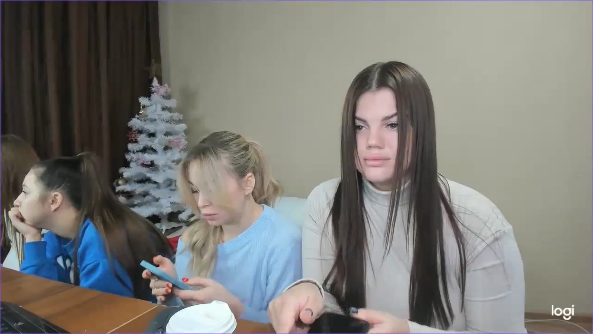 Gallery image thumbnail from StefaniNell's myfreecams stream on, 12/24/2023, 08:40 image 17 of 20
