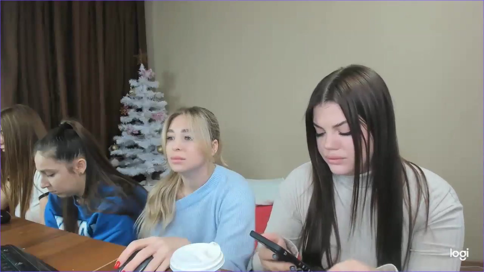 Gallery image thumbnail from StefaniNell's myfreecams stream on, 12/24/2023, 08:40 image 4 of 20