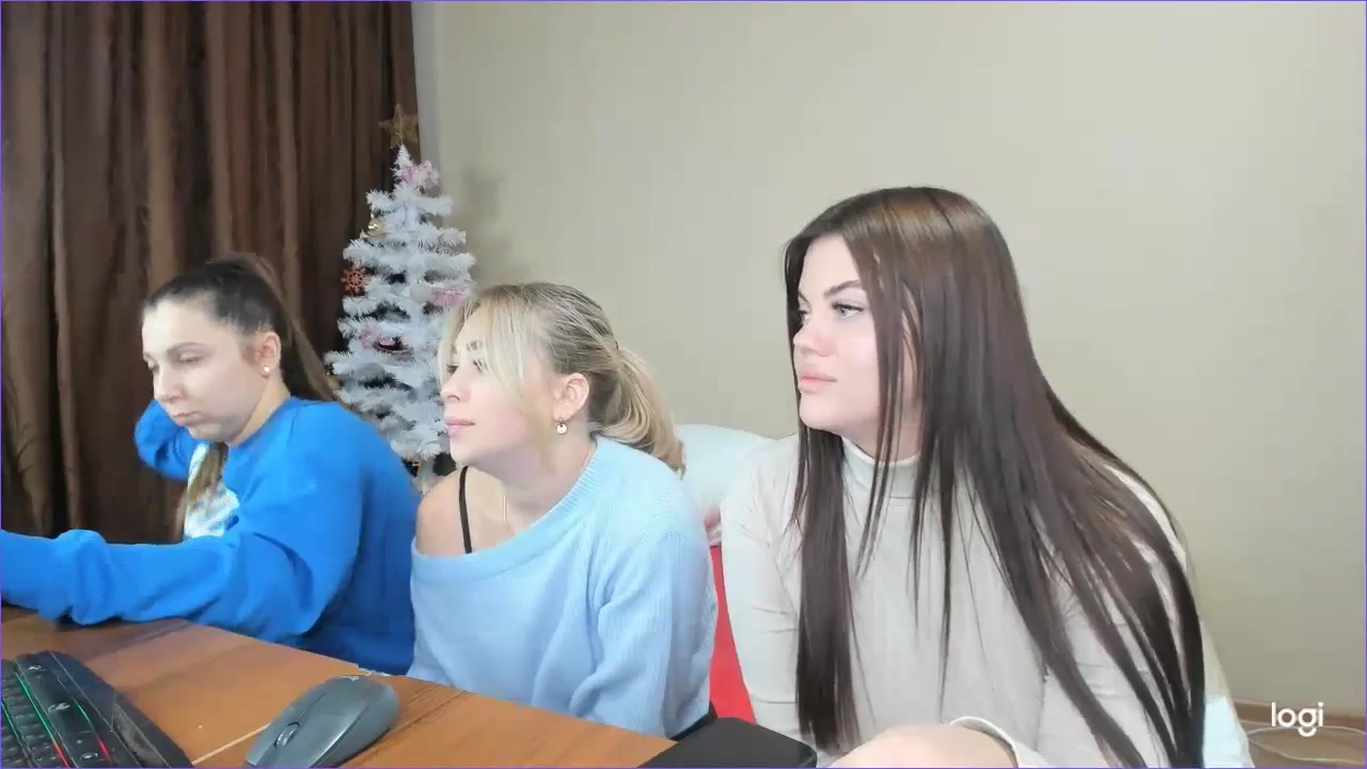 Gallery image thumbnail from StefaniNell's myfreecams stream on, 12/24/2023, 10:03 image 5 of 20