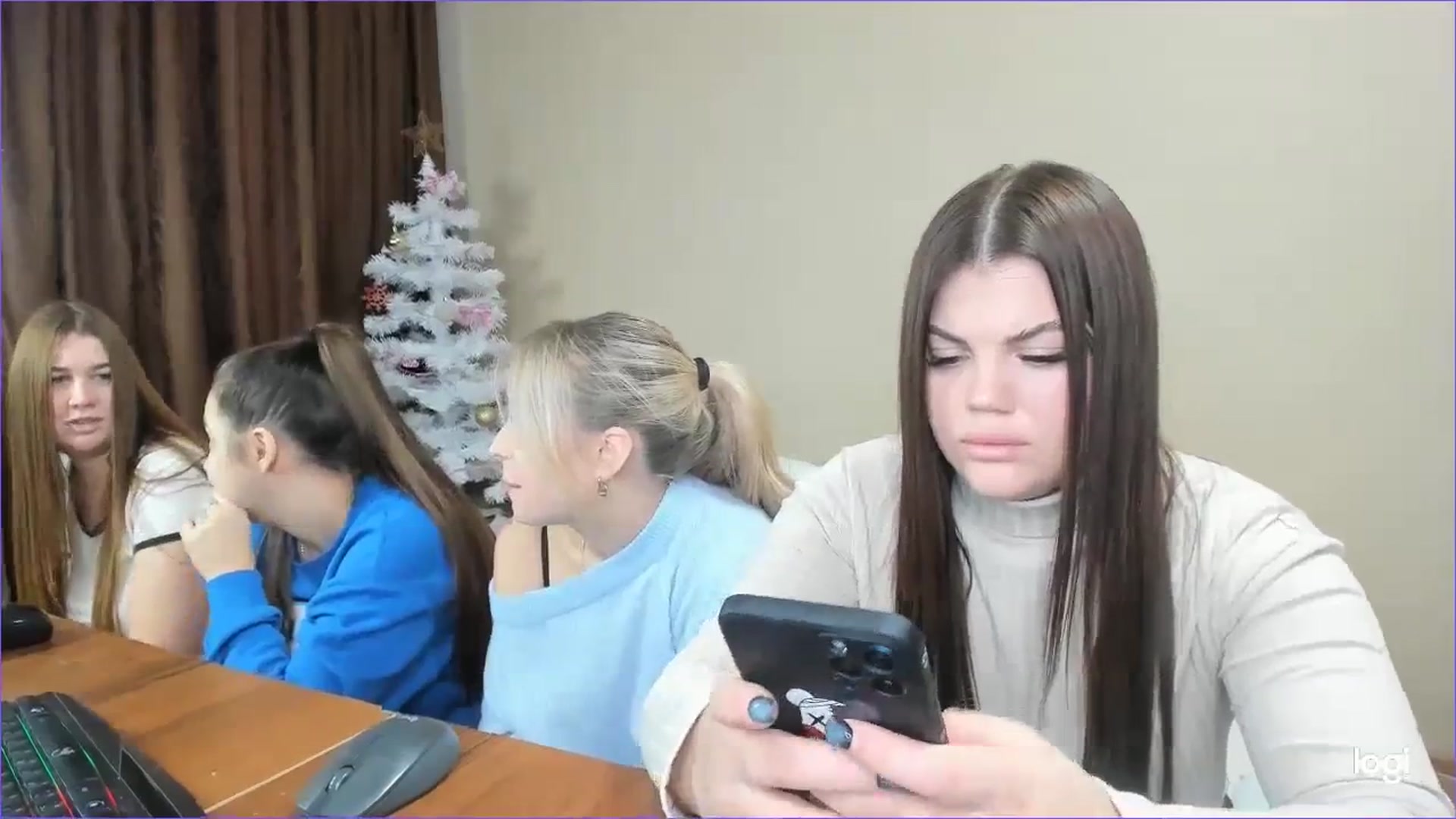 Gallery image thumbnail from StefaniNell's myfreecams stream on, 12/24/2023, 10:03 image 3 of 20