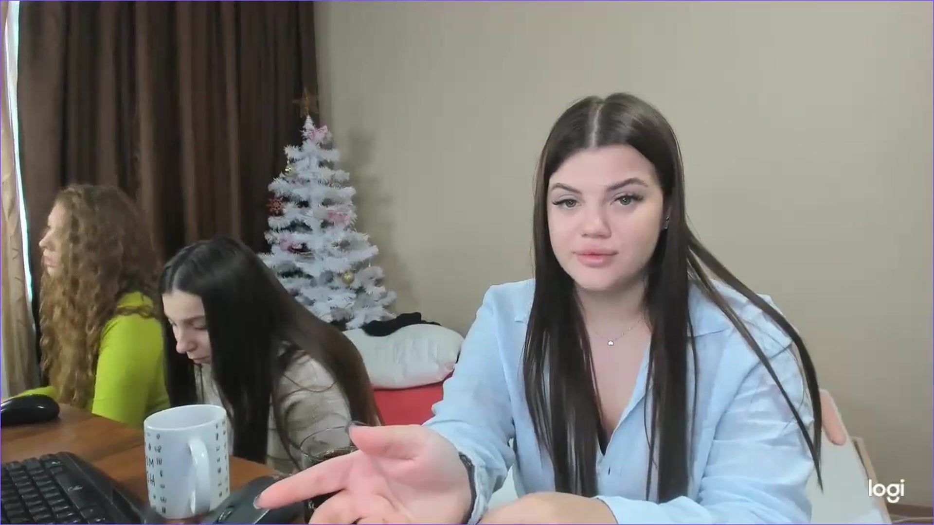 Gallery image thumbnail from StefaniNell's myfreecams stream on, 12/25/2023, 08:33 image 11 of 20