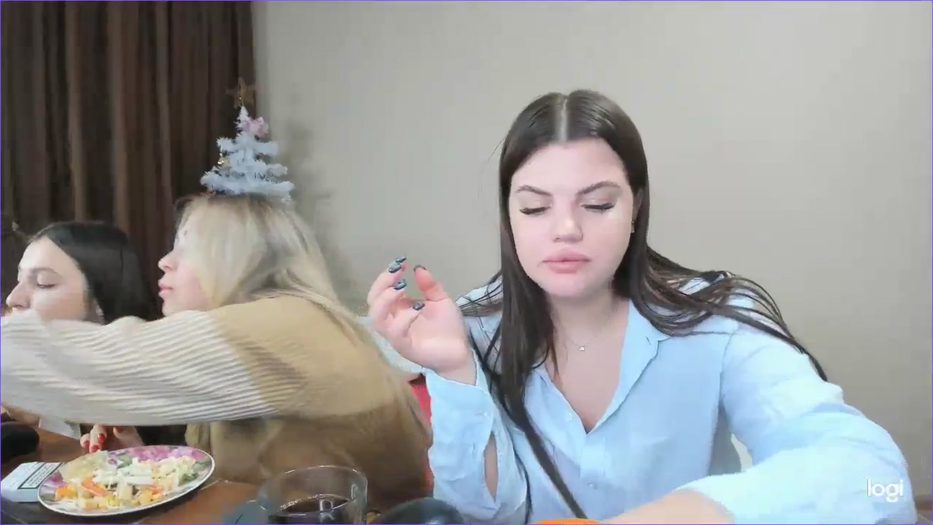 Gallery image thumbnail from StefaniNell's myfreecams stream on, 12/25/2023, 10:25 image 6 of 20