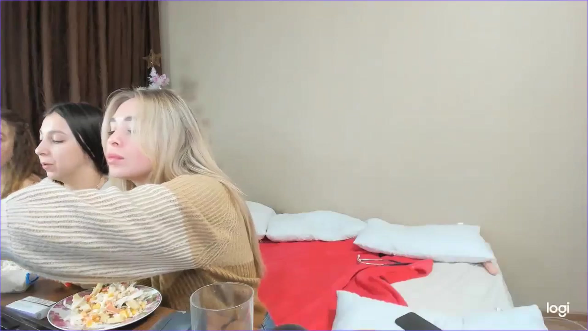 Gallery image thumbnail from StefaniNell's myfreecams stream on, 12/25/2023, 10:25 image 3 of 20