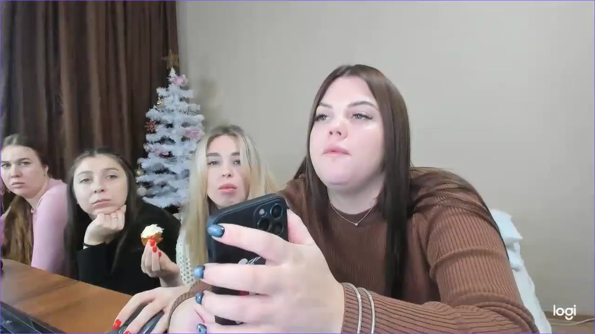 Gallery image thumbnail from StefaniNell's myfreecams stream on, 12/26/2023, 10:26 image 9 of 20