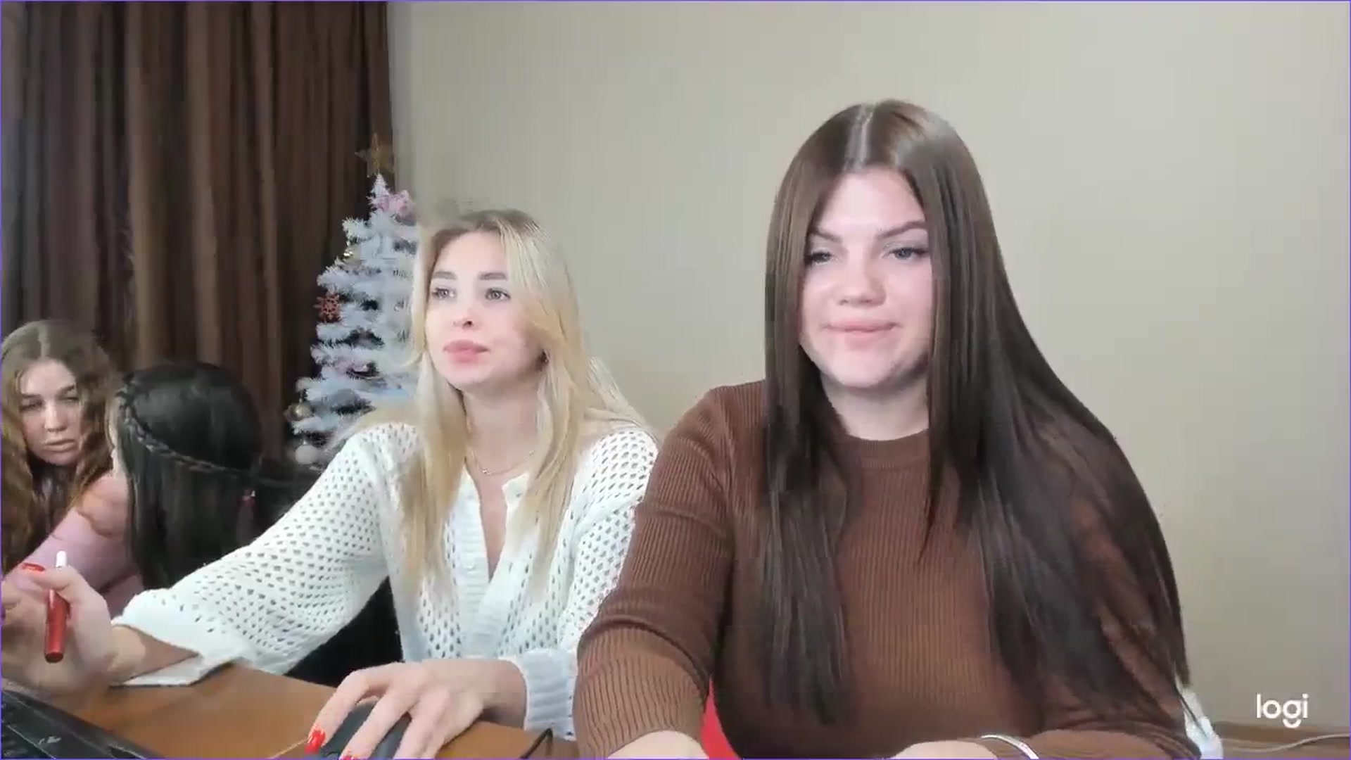 Gallery image thumbnail from StefaniNell's myfreecams stream on, 12/26/2023, 10:26 image 19 of 20