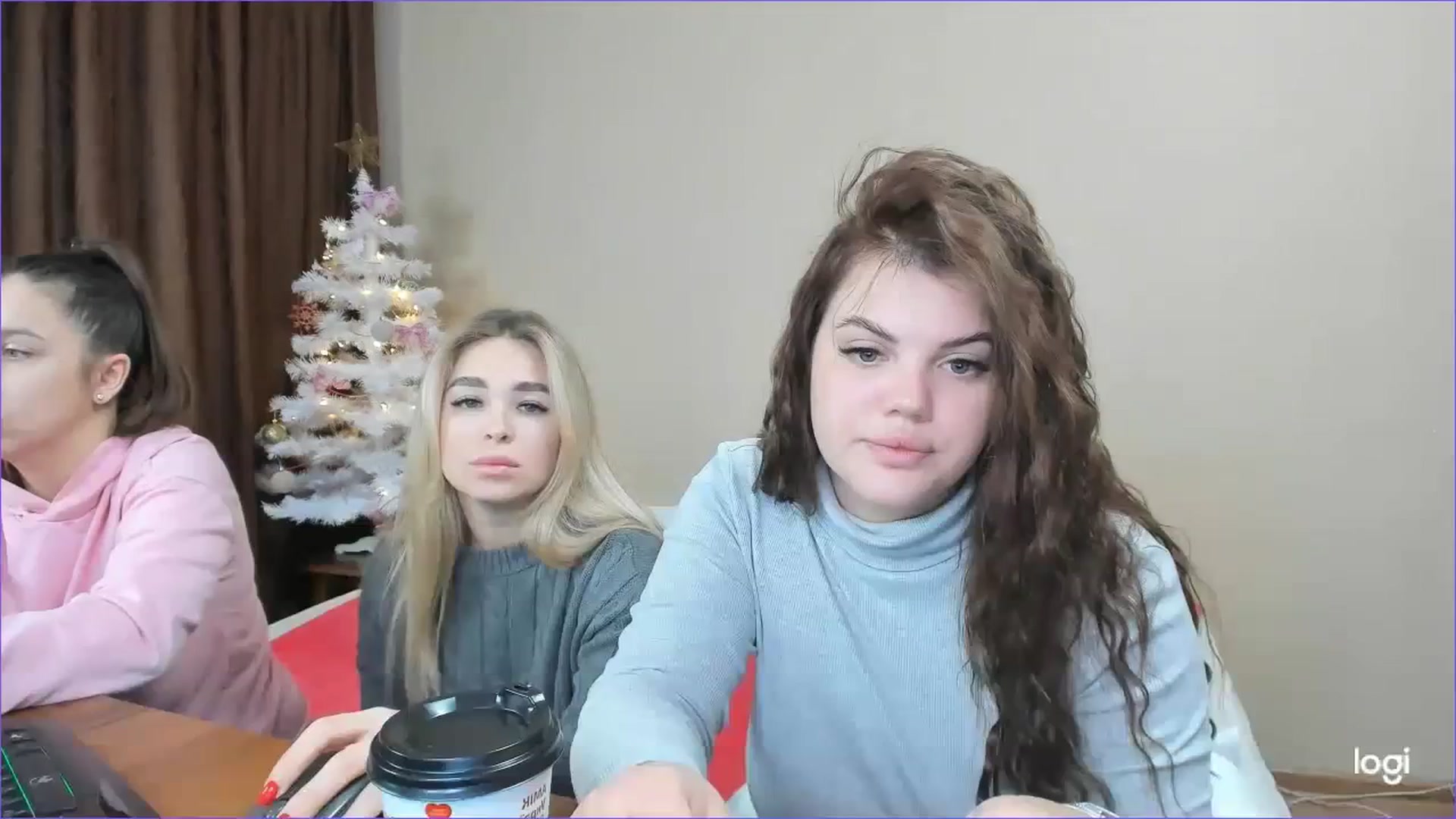Gallery image thumbnail from StefaniNell's myfreecams stream on, 12/27/2023, 09:03 image 16 of 20