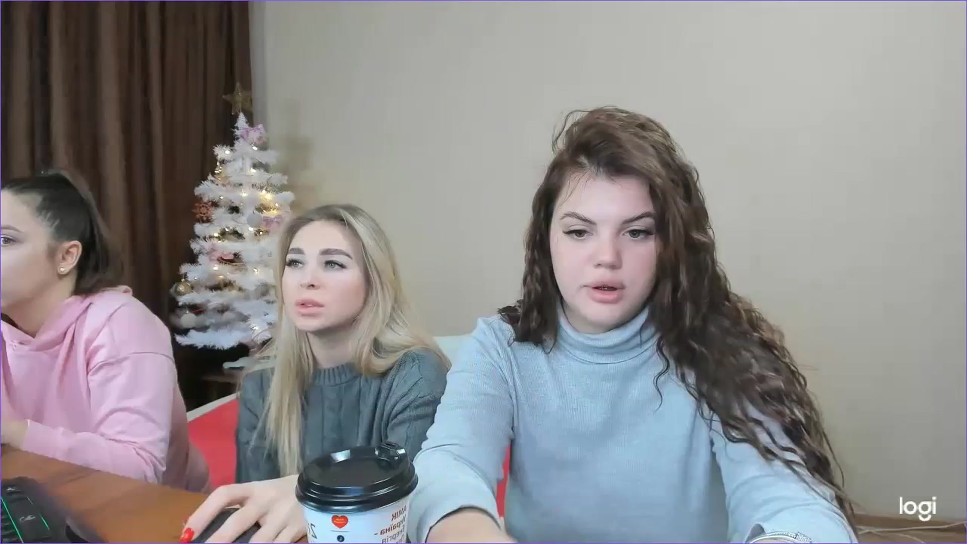 Gallery image thumbnail from StefaniNell's myfreecams stream on, 12/27/2023, 09:03 image 17 of 20
