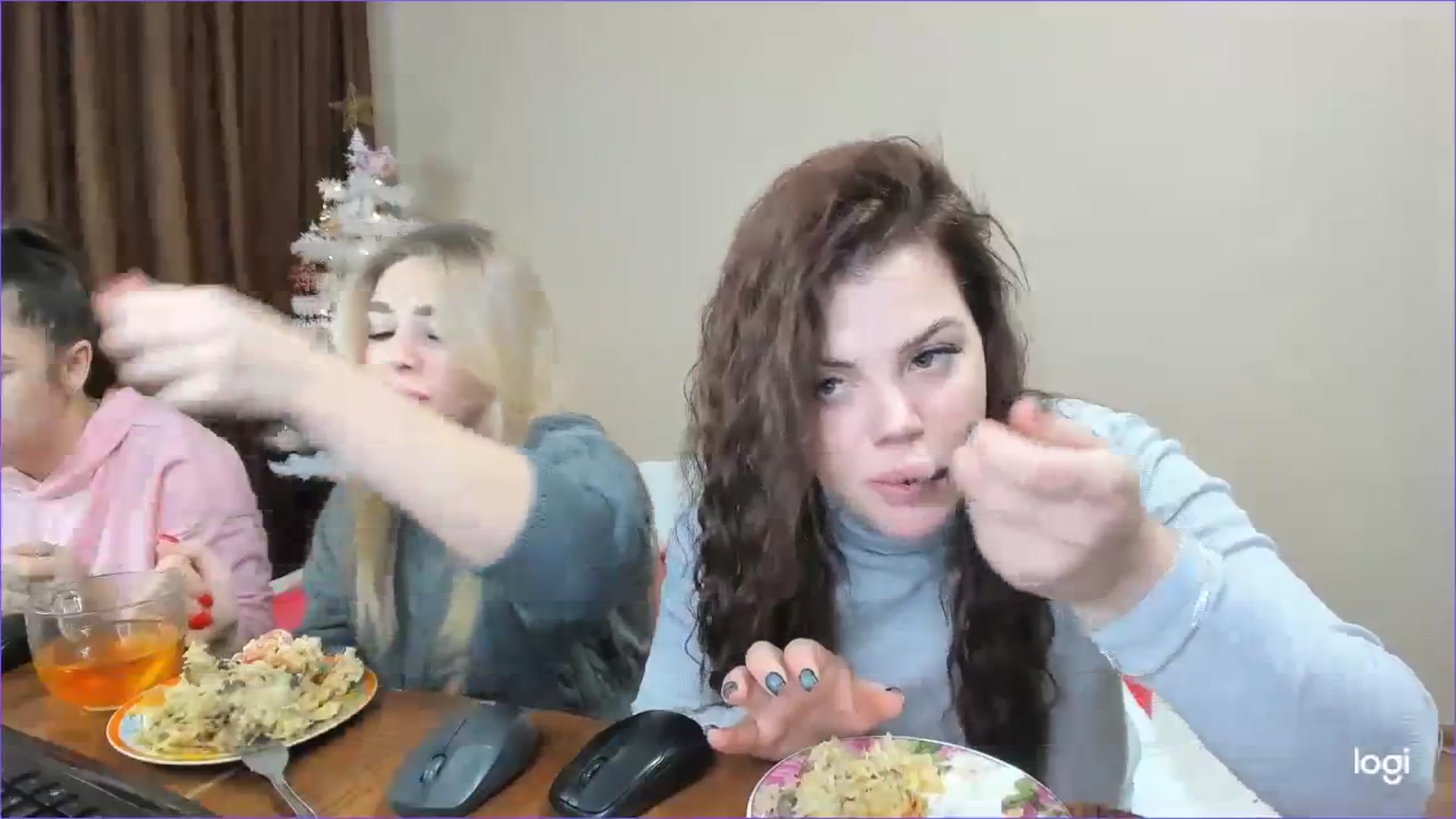 Gallery image thumbnail from StefaniNell's myfreecams stream on, 12/27/2023, 10:07 image 3 of 20