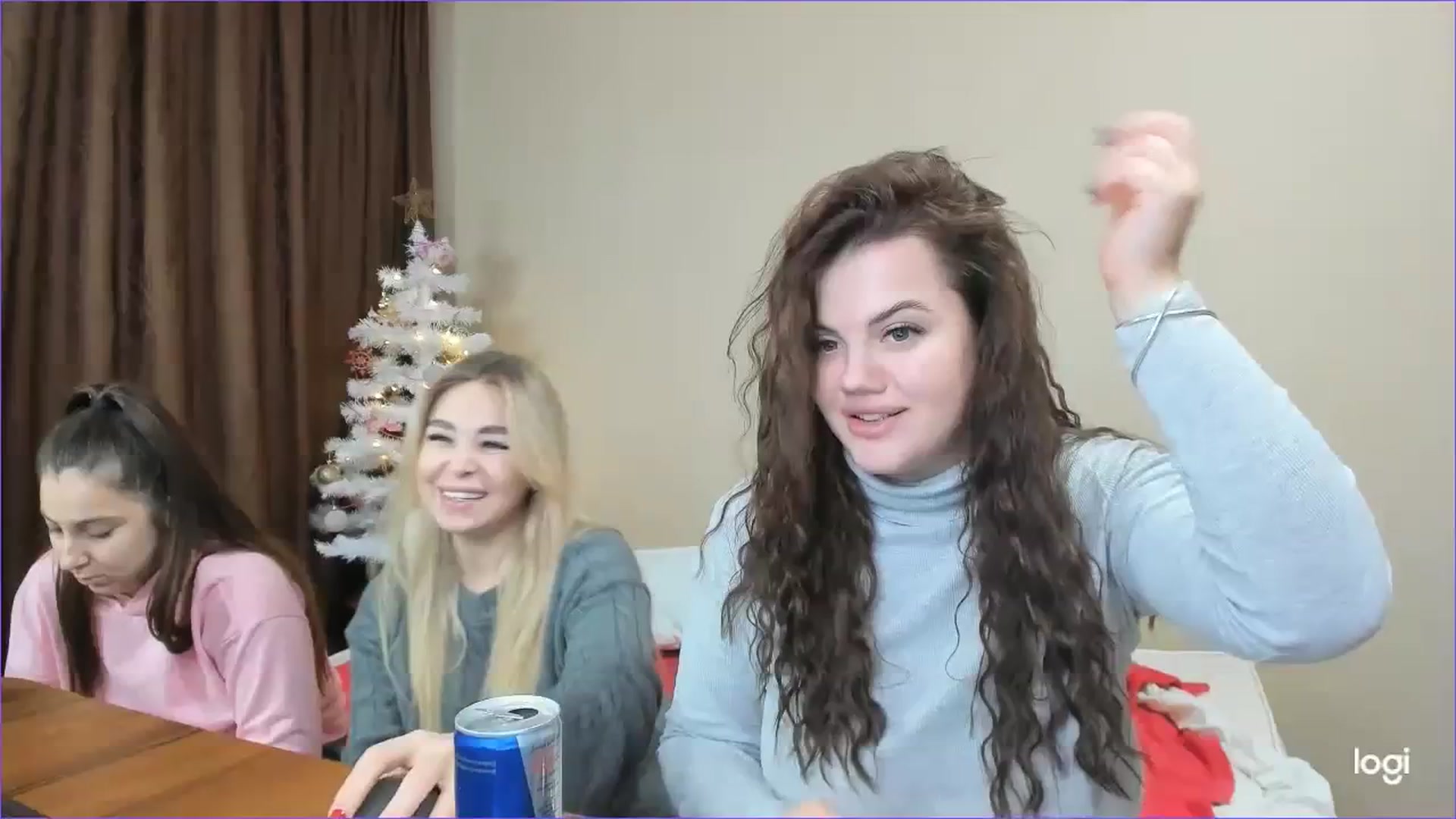 Gallery image thumbnail from StefaniNell's myfreecams stream on, 12/27/2023, 10:07 image 17 of 20