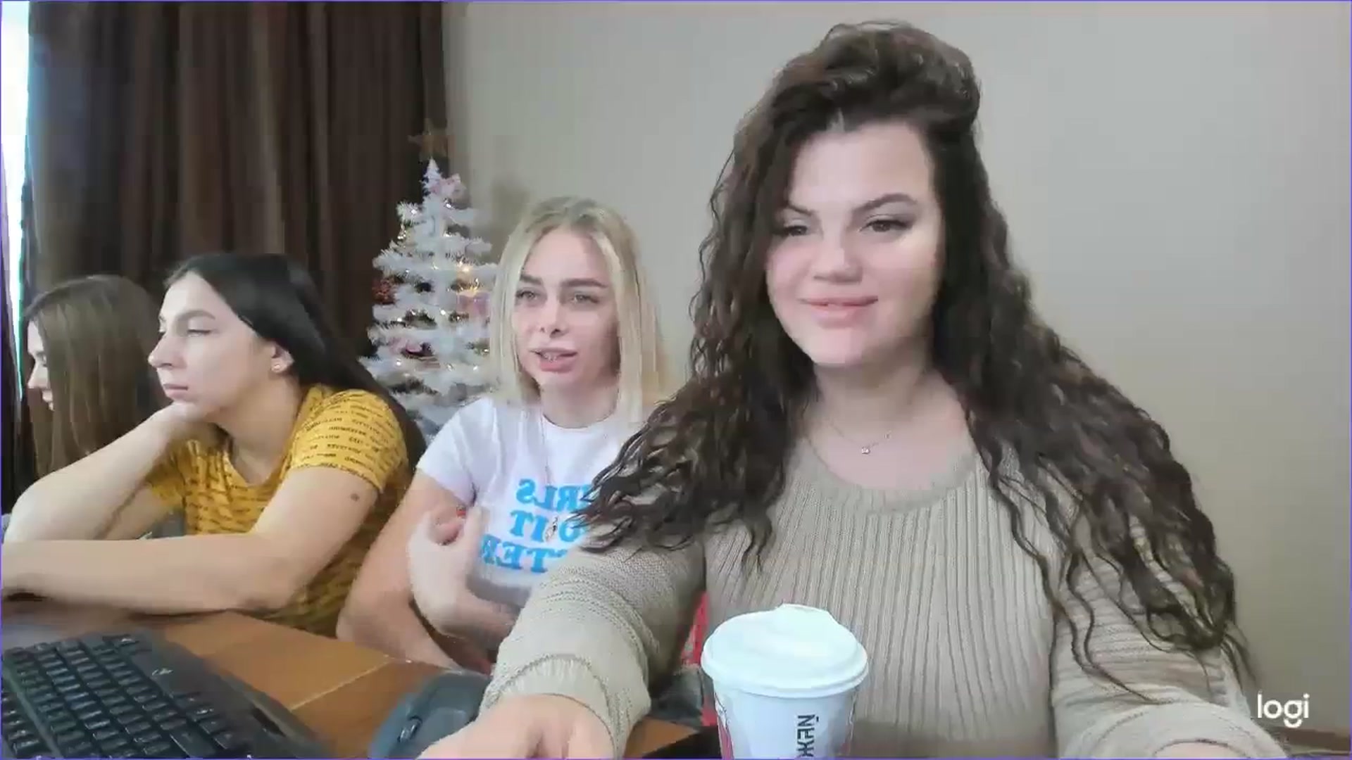Gallery image thumbnail from StefaniNell's myfreecams stream on, 12/28/2023, 08:48 image 7 of 20
