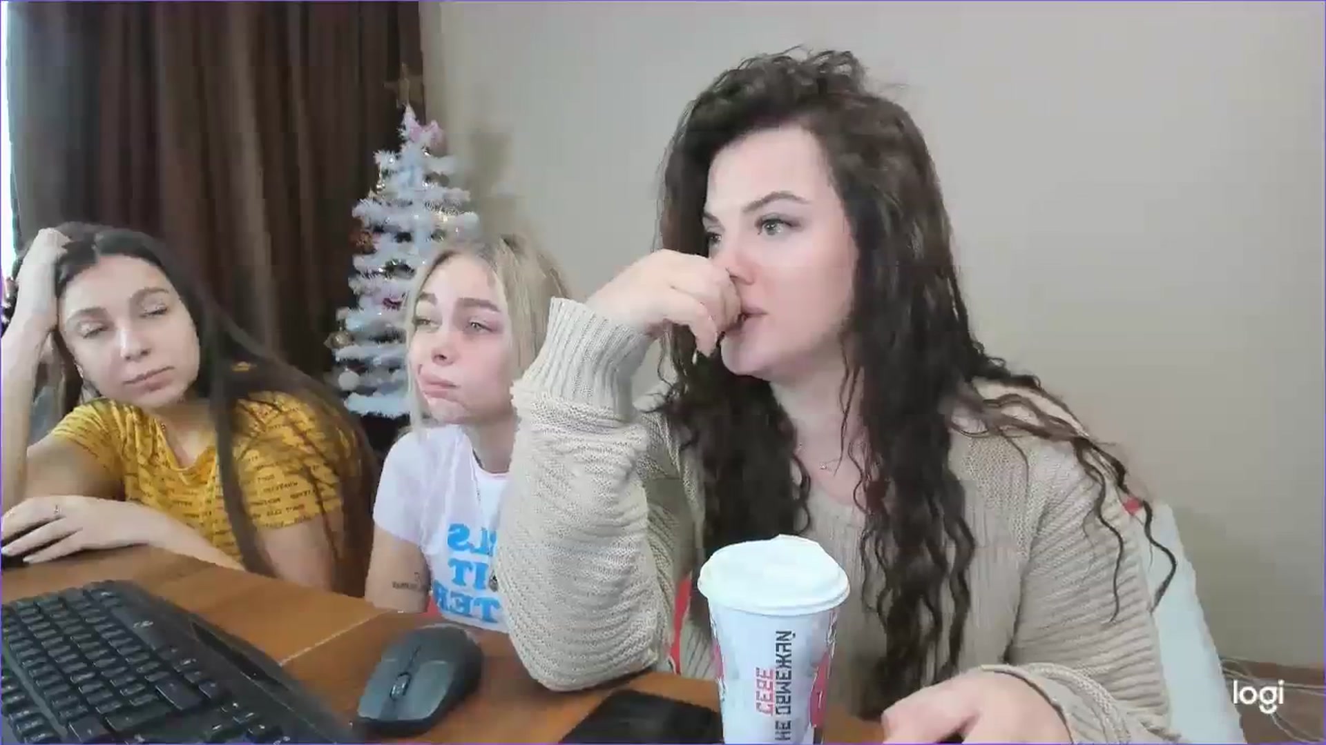 Gallery image thumbnail from StefaniNell's myfreecams stream on, 12/28/2023, 09:24 image 15 of 20