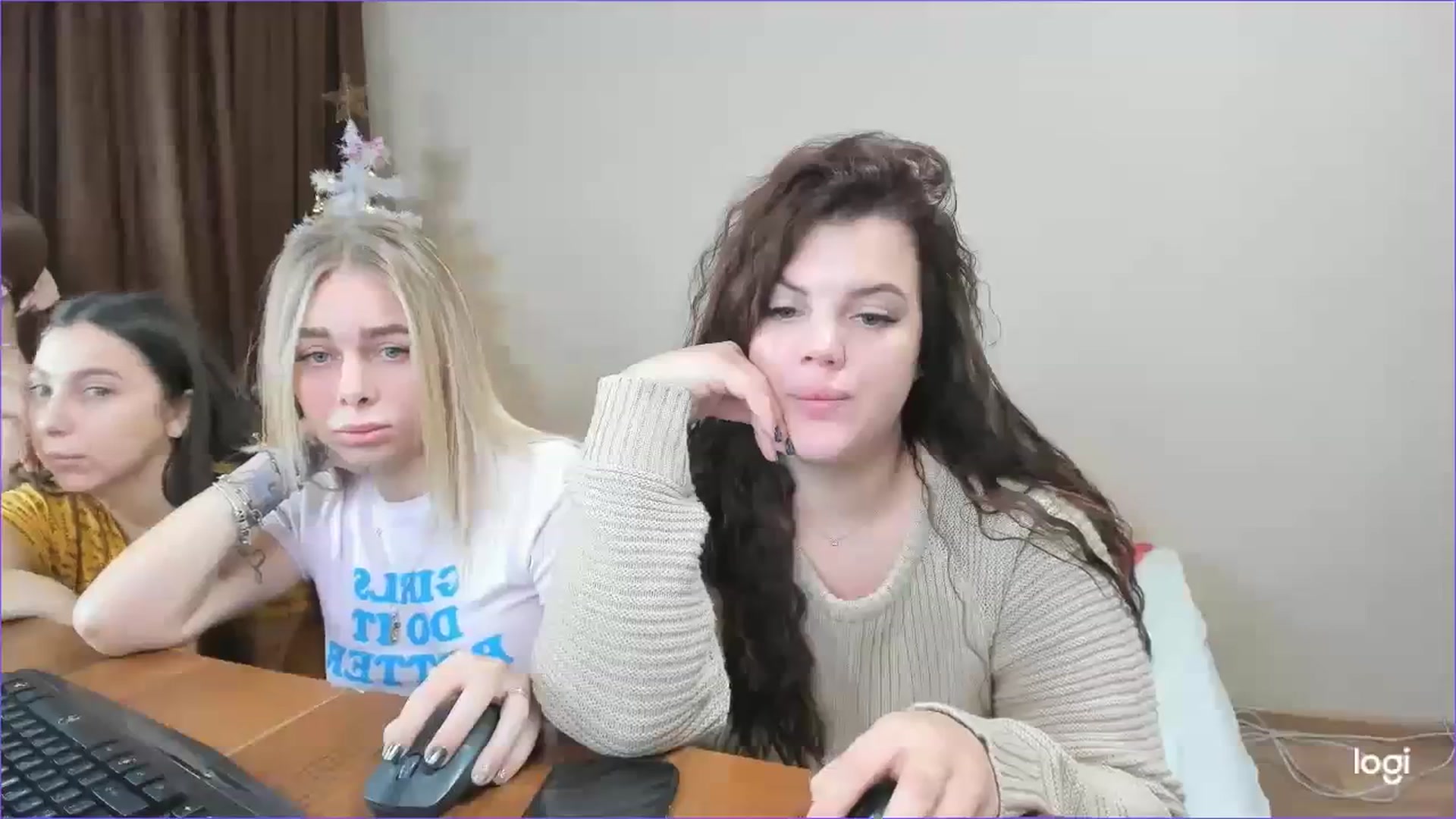 Gallery image thumbnail from StefaniNell's myfreecams stream on, 12/28/2023, 09:24 image 7 of 20