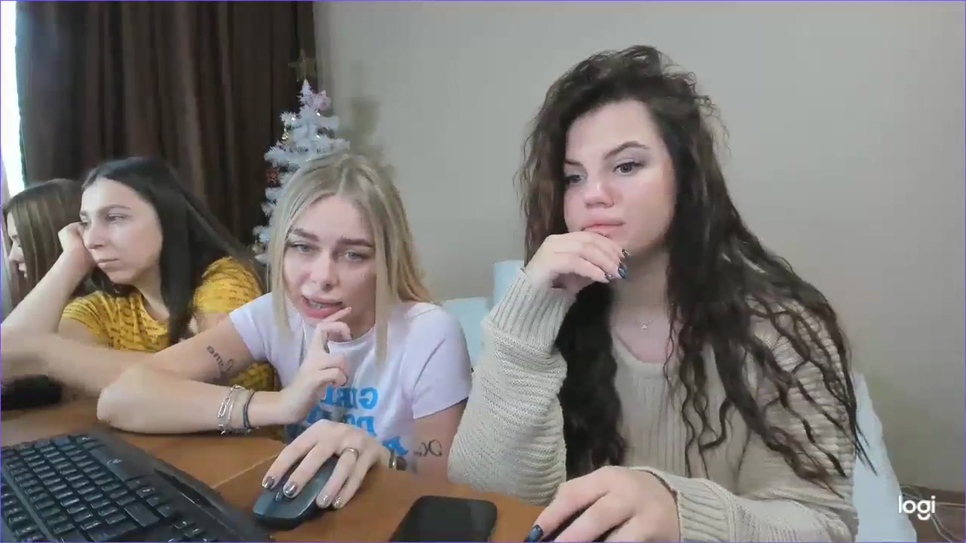 Gallery image thumbnail from StefaniNell's myfreecams stream on, 12/28/2023, 09:24 image 2 of 20