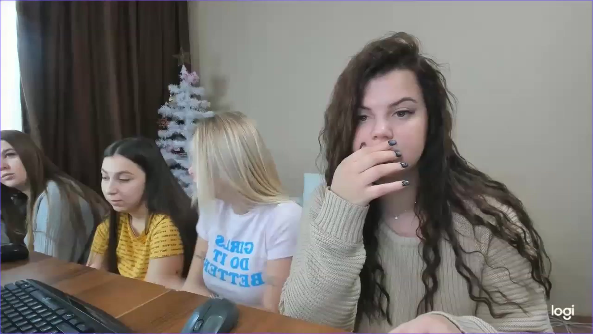 Gallery image thumbnail from StefaniNell's myfreecams stream on, 12/28/2023, 09:53 image 1 of 20