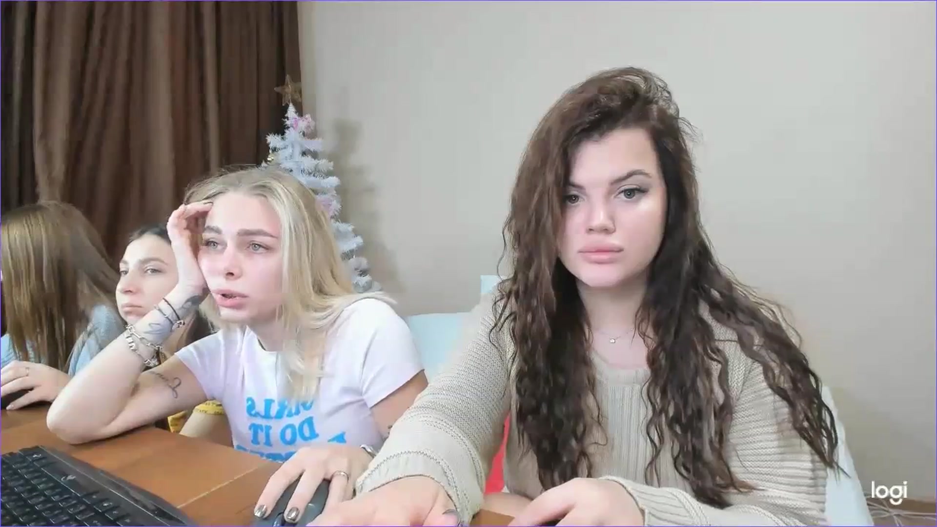 Gallery image thumbnail from StefaniNell's myfreecams stream on, 12/28/2023, 09:53 image 13 of 20