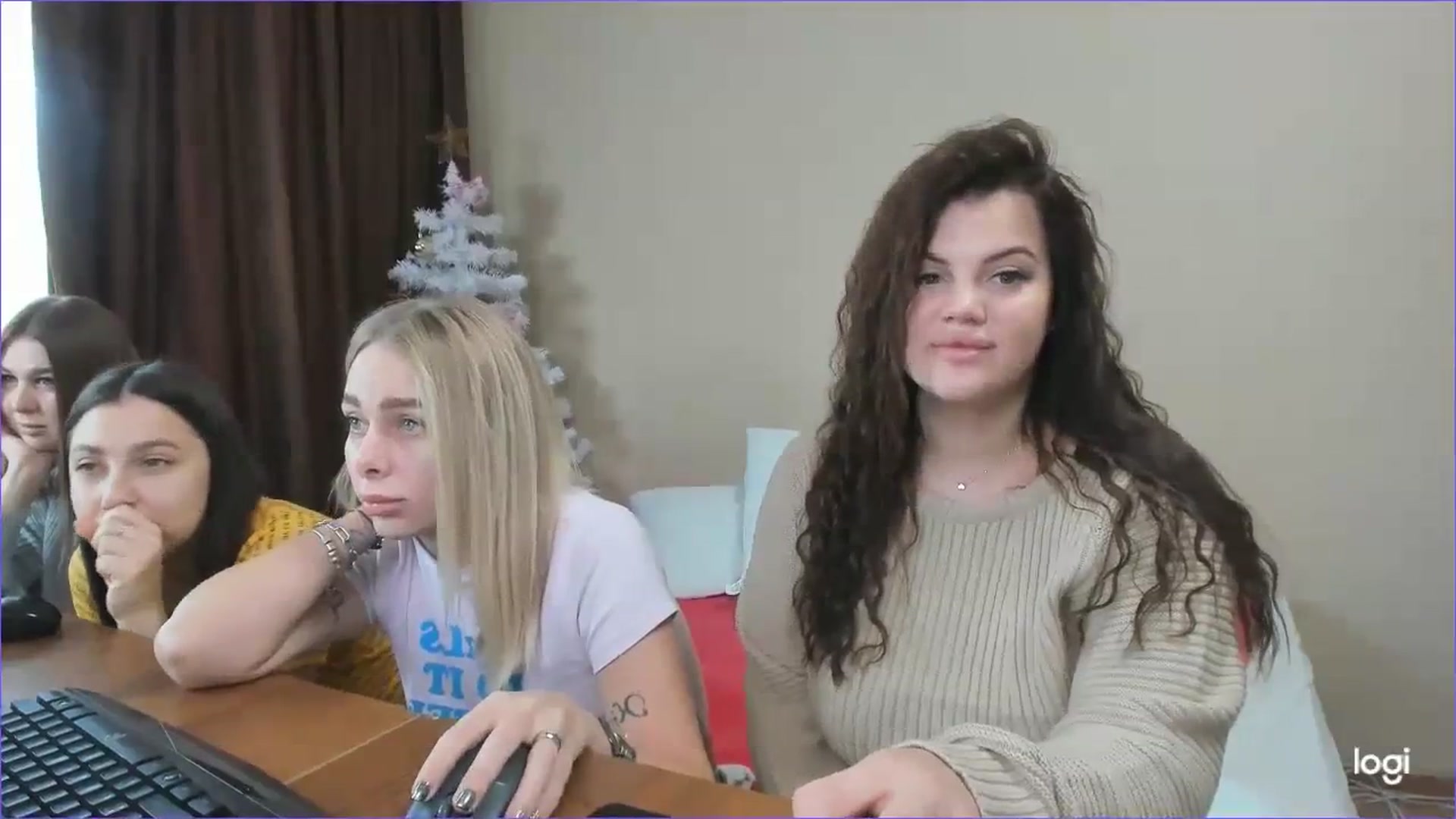 Gallery image thumbnail from StefaniNell's myfreecams stream on, 12/28/2023, 09:53 image 6 of 20