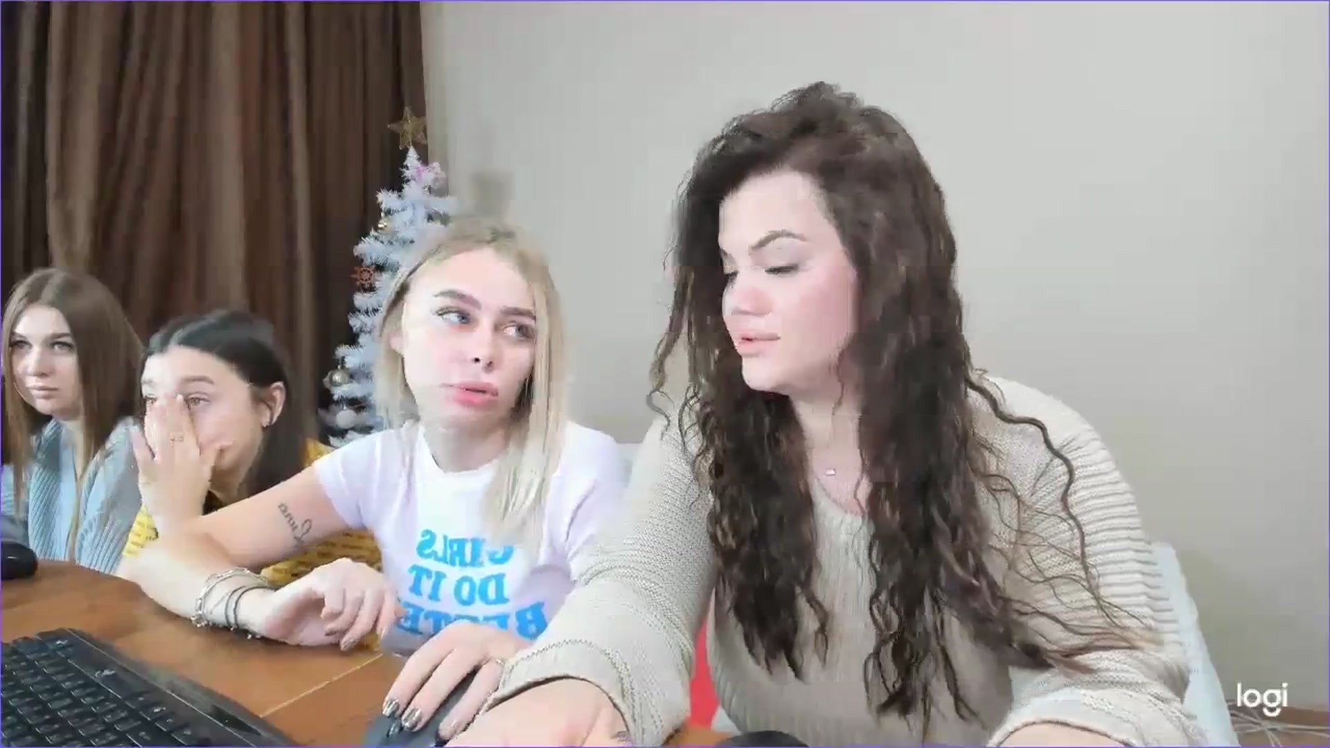 Gallery image thumbnail from StefaniNell's myfreecams stream on, 12/28/2023, 09:53 image 8 of 20