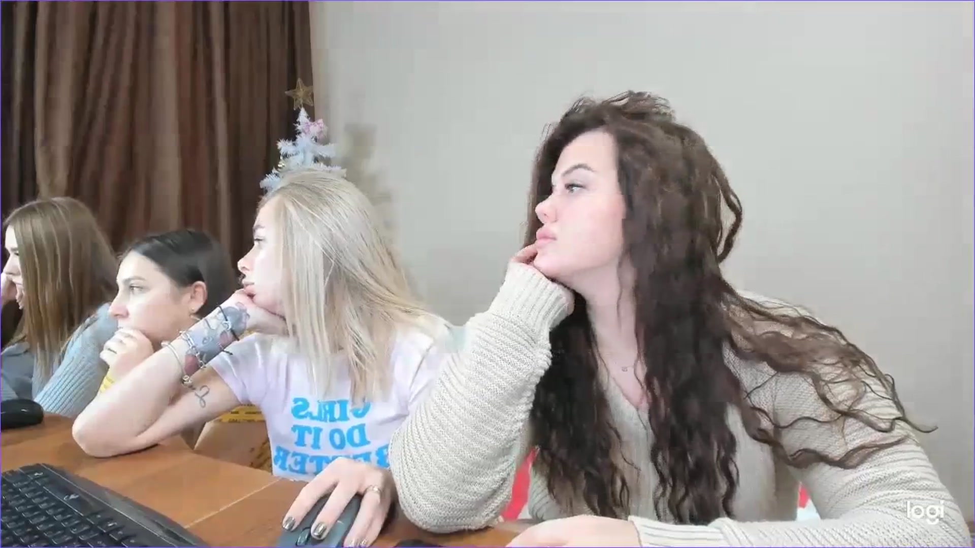Gallery image thumbnail from StefaniNell's myfreecams stream on, 12/28/2023, 09:53 image 15 of 20
