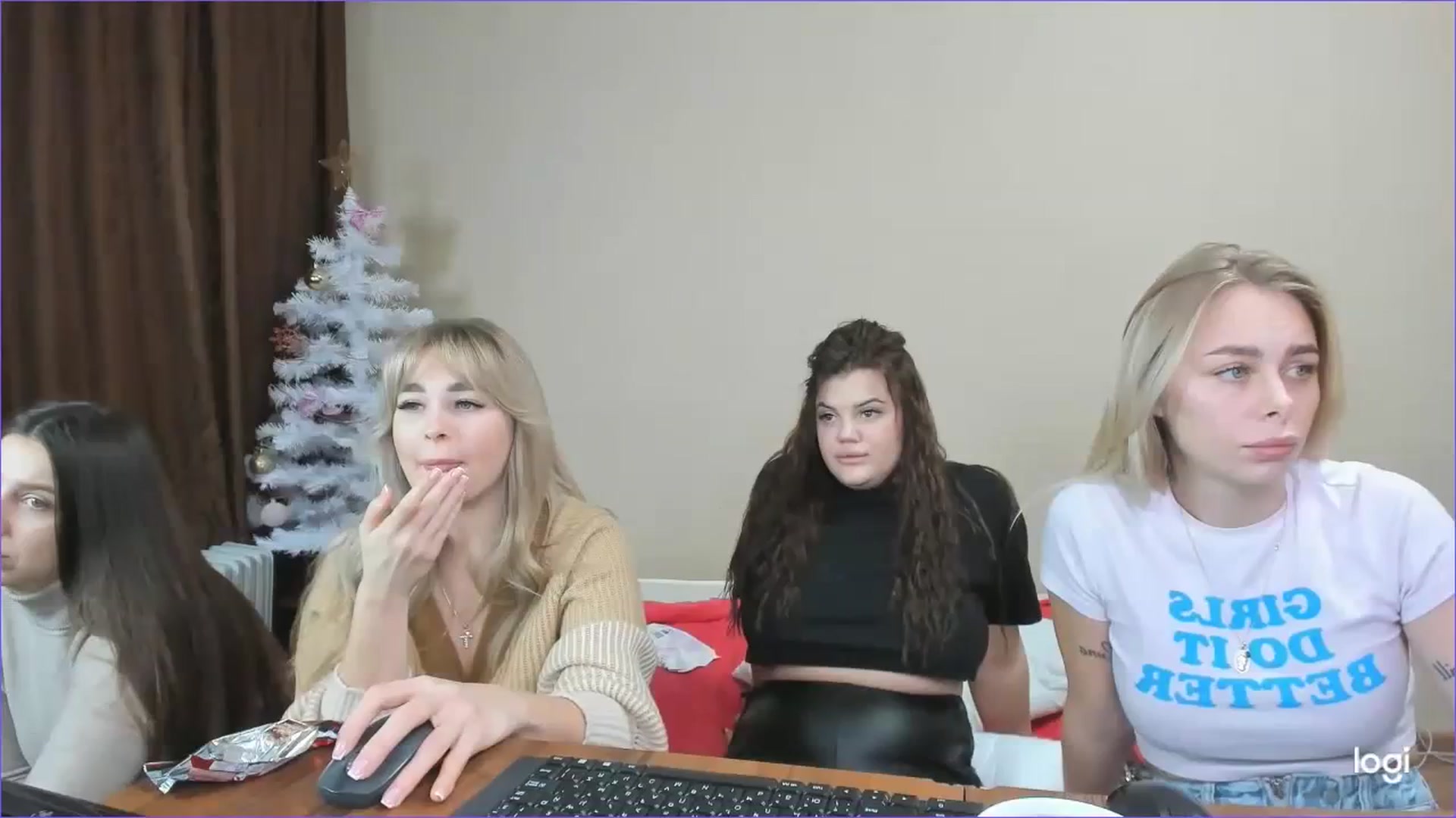 Gallery image thumbnail from StefaniNell's myfreecams stream on, 12/31/2023, 09:49 image 15 of 20