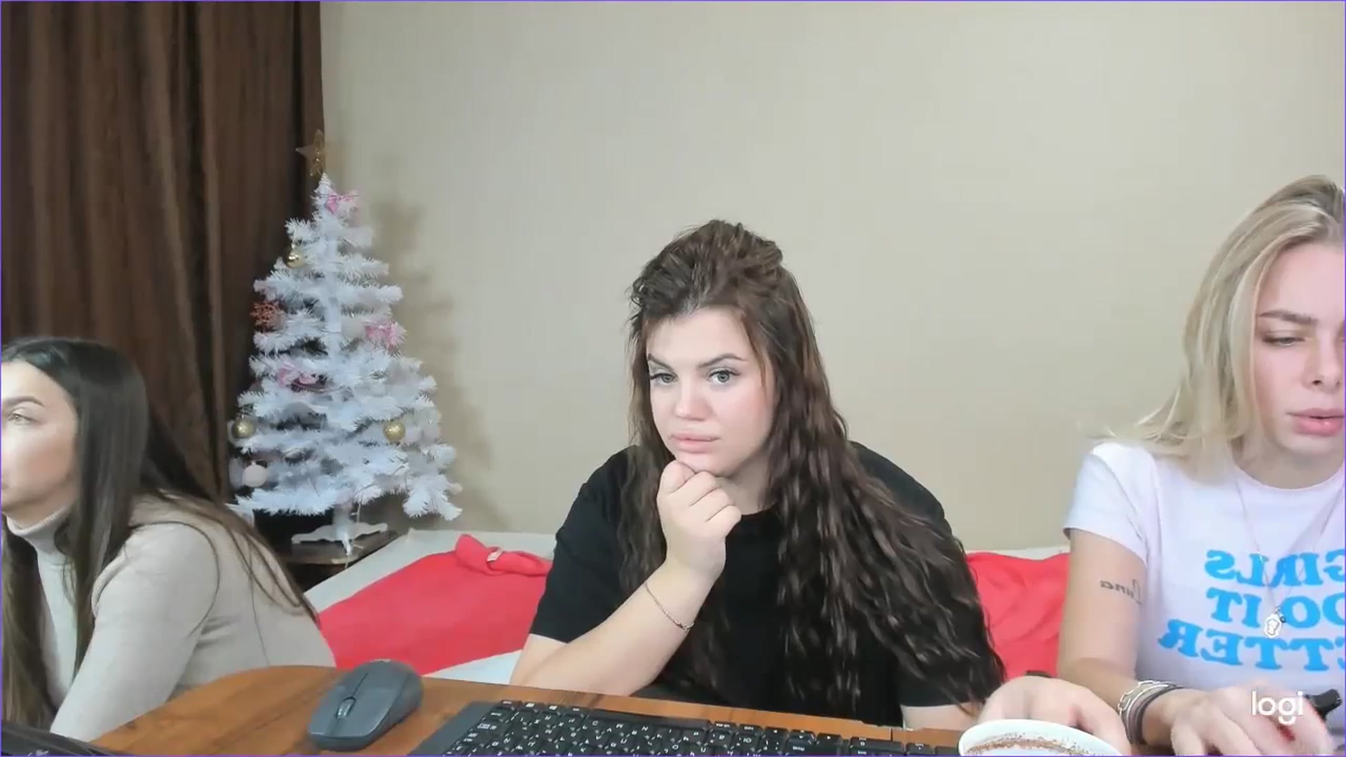 Gallery image thumbnail from StefaniNell's myfreecams stream on, 12/31/2023, 09:49 image 18 of 20