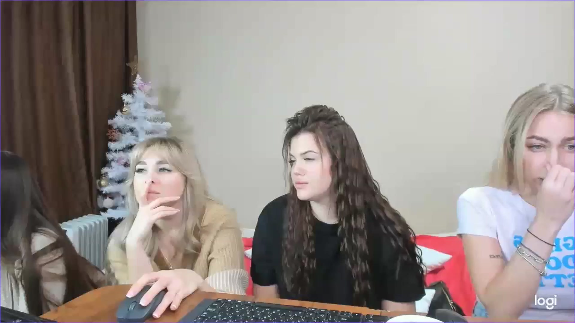 Gallery image thumbnail from StefaniNell's myfreecams stream on, 12/31/2023, 09:49 image 14 of 20