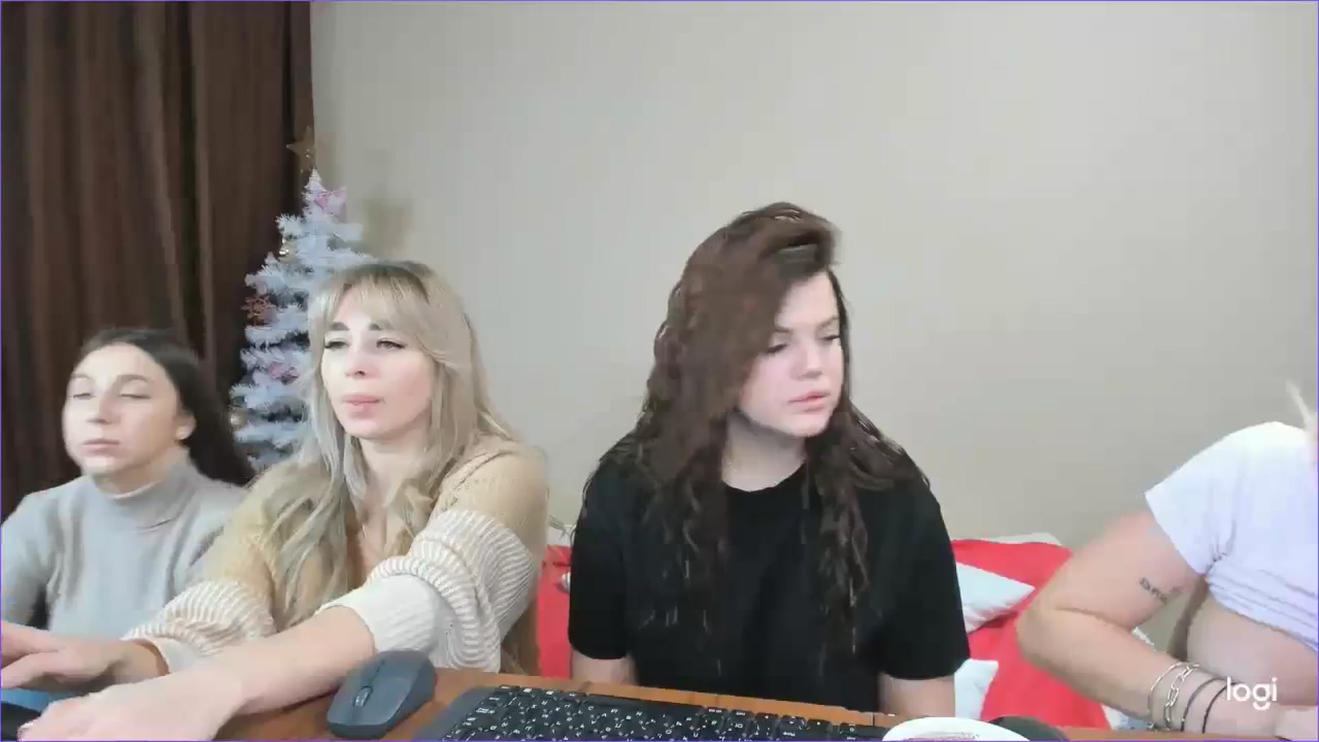 Gallery image thumbnail from StefaniNell's myfreecams stream on, 12/31/2023, 09:49 image 12 of 20