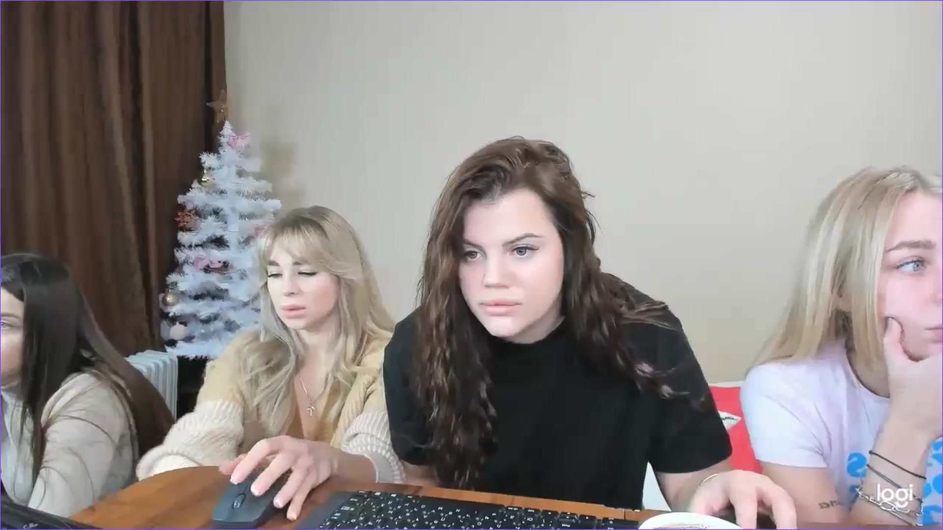 Gallery image thumbnail from StefaniNell's myfreecams stream on, 12/31/2023, 09:49 image 10 of 20