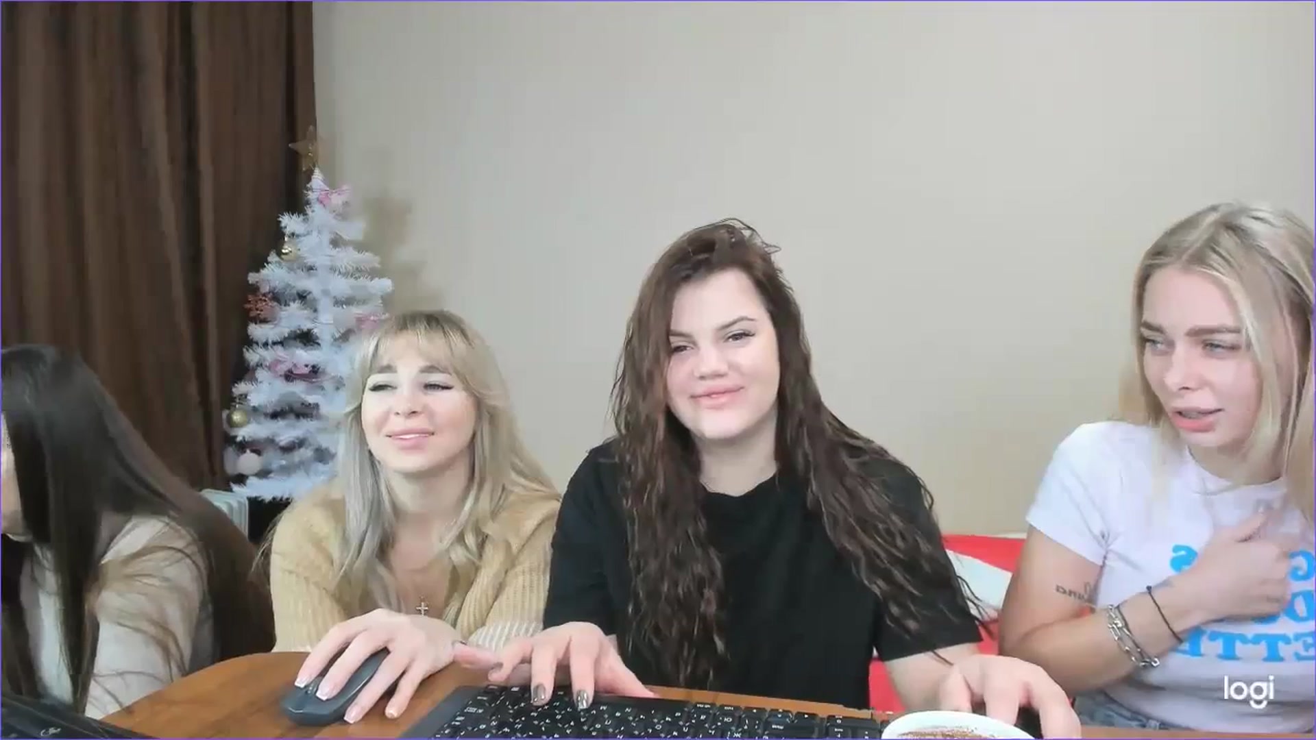 Gallery image thumbnail from StefaniNell's myfreecams stream on, 12/31/2023, 09:49 image 6 of 20