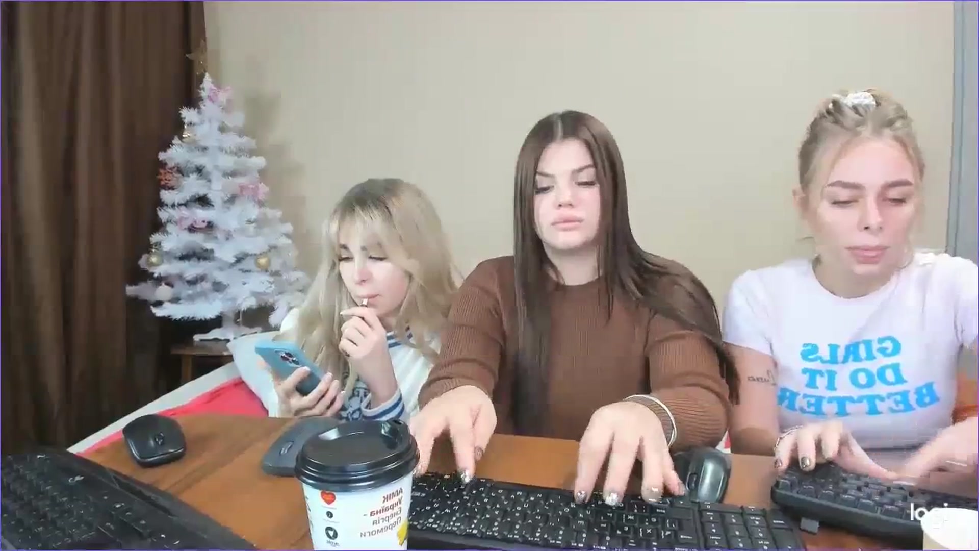 Gallery image thumbnail from StefaniNell's myfreecams stream on, 01/02/2024, 10:10 image 11 of 20