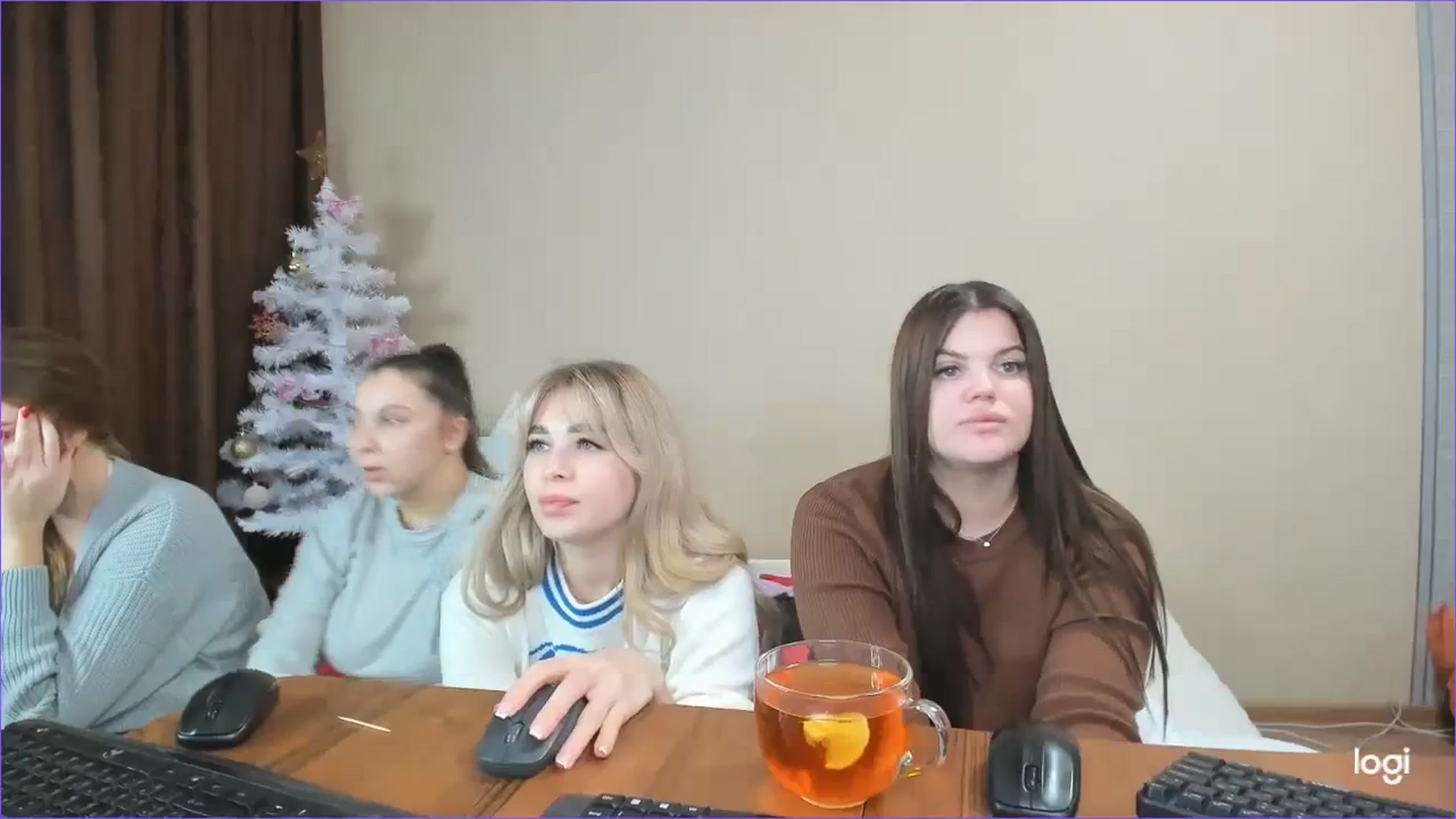 Gallery image thumbnail from StefaniNell's myfreecams stream on, 01/02/2024, 11:17 image 3 of 20