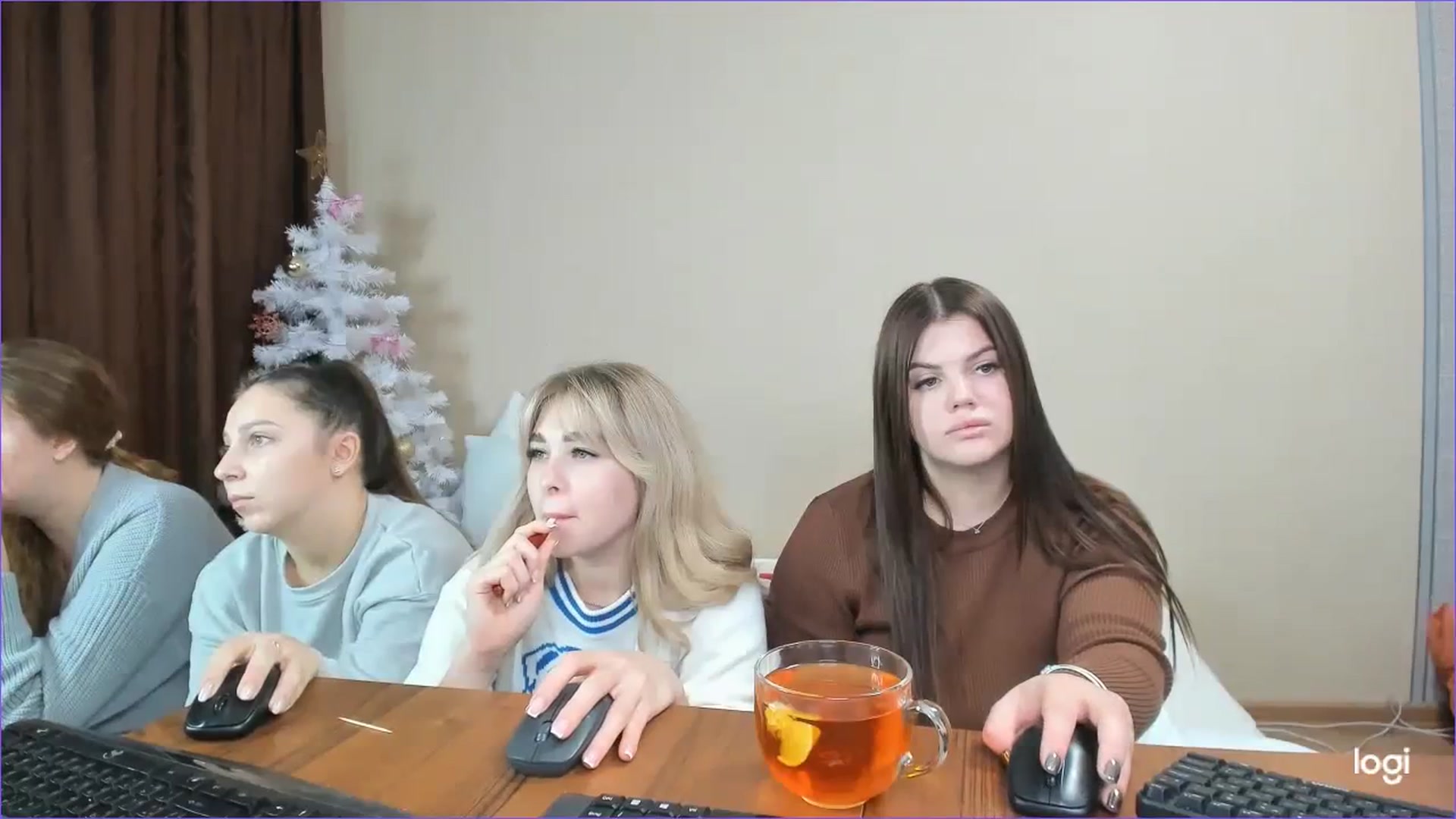 Gallery image thumbnail from StefaniNell's myfreecams stream on, 01/02/2024, 11:17 image 4 of 20