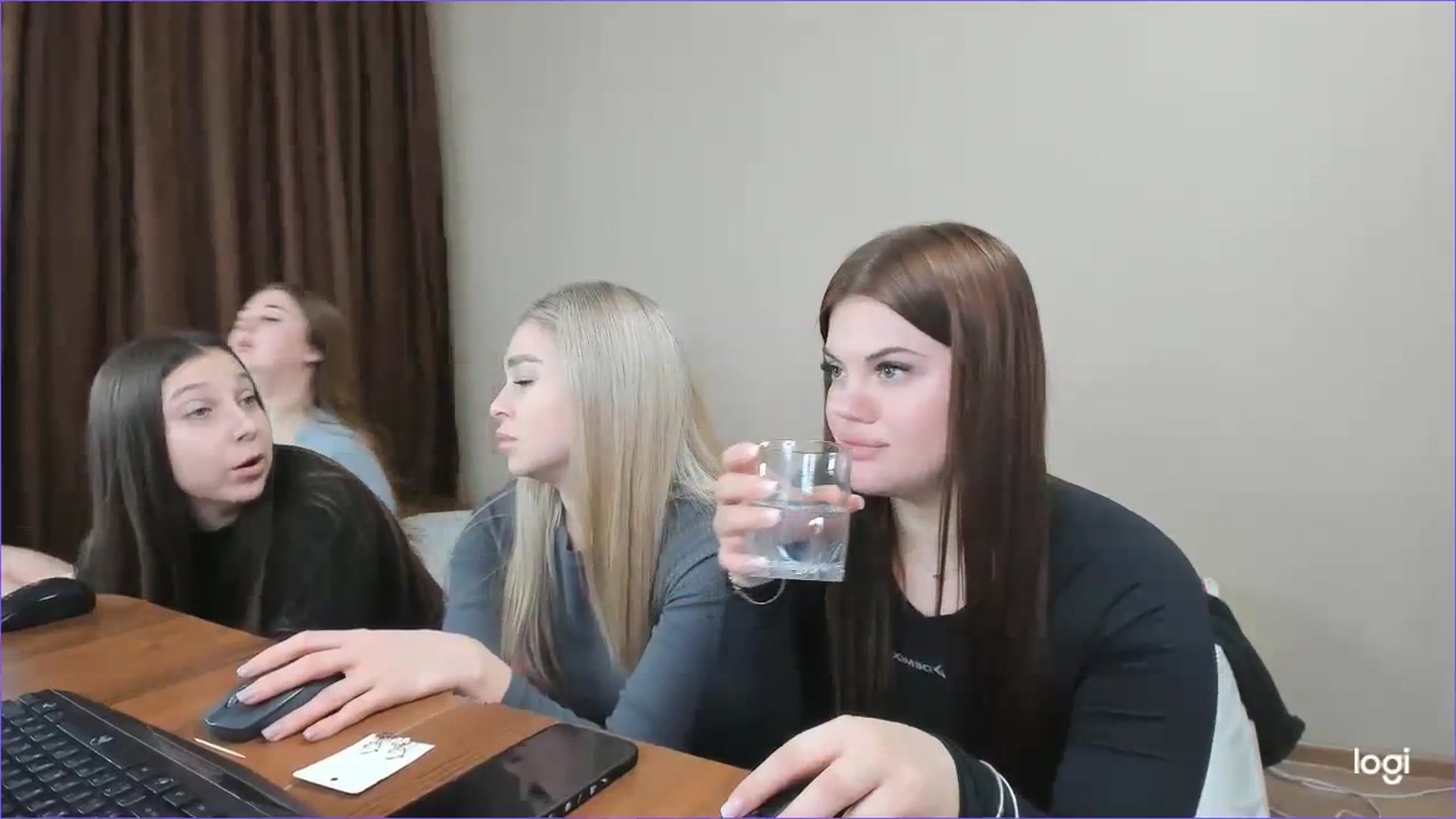 Gallery image thumbnail from StefaniNell's myfreecams stream on, 02/15/2024, 13:51 image 4 of 20