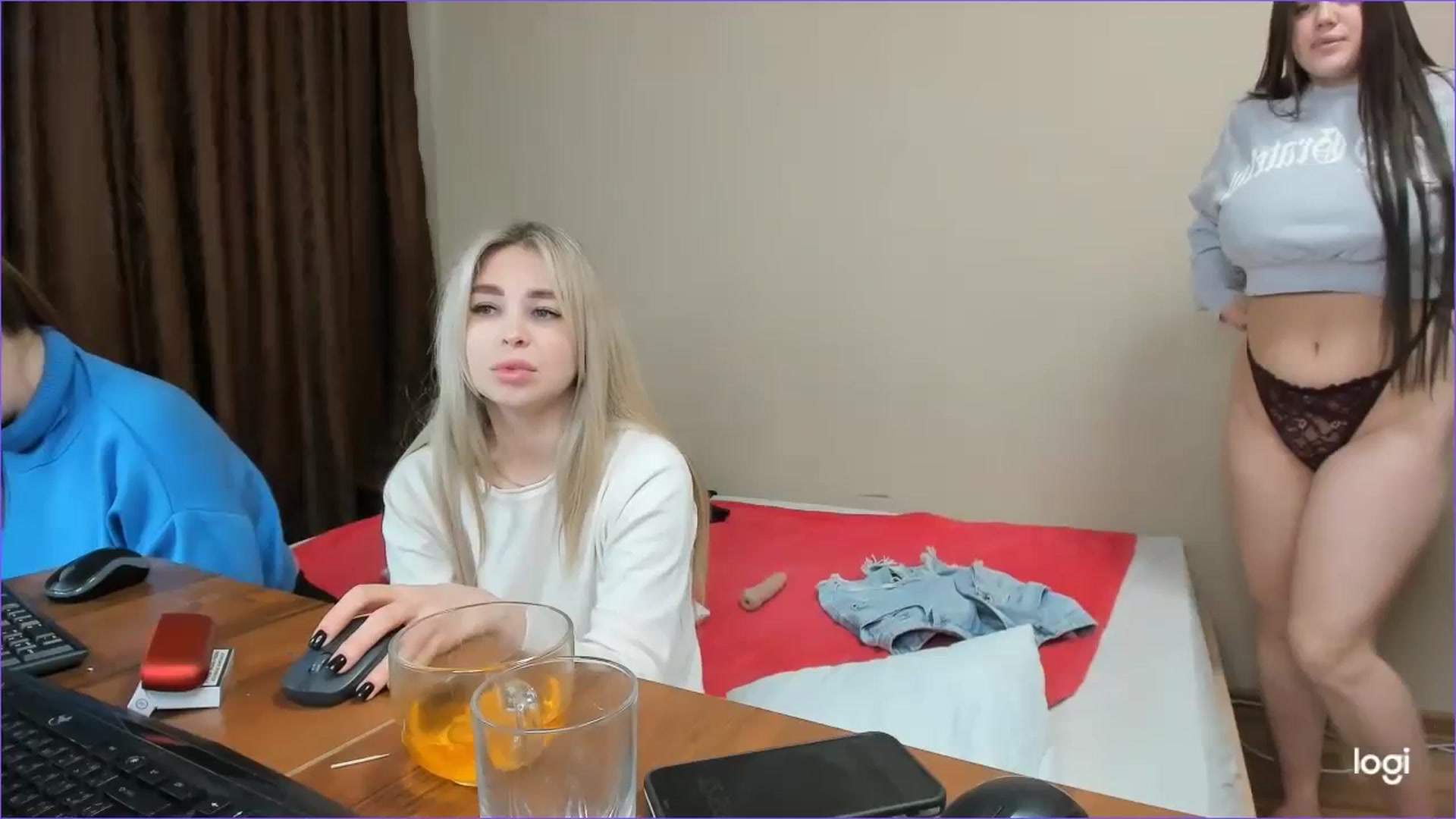 Gallery image thumbnail from StefaniNell's myfreecams stream on, 03/10/2024, 11:18 image 9 of 20