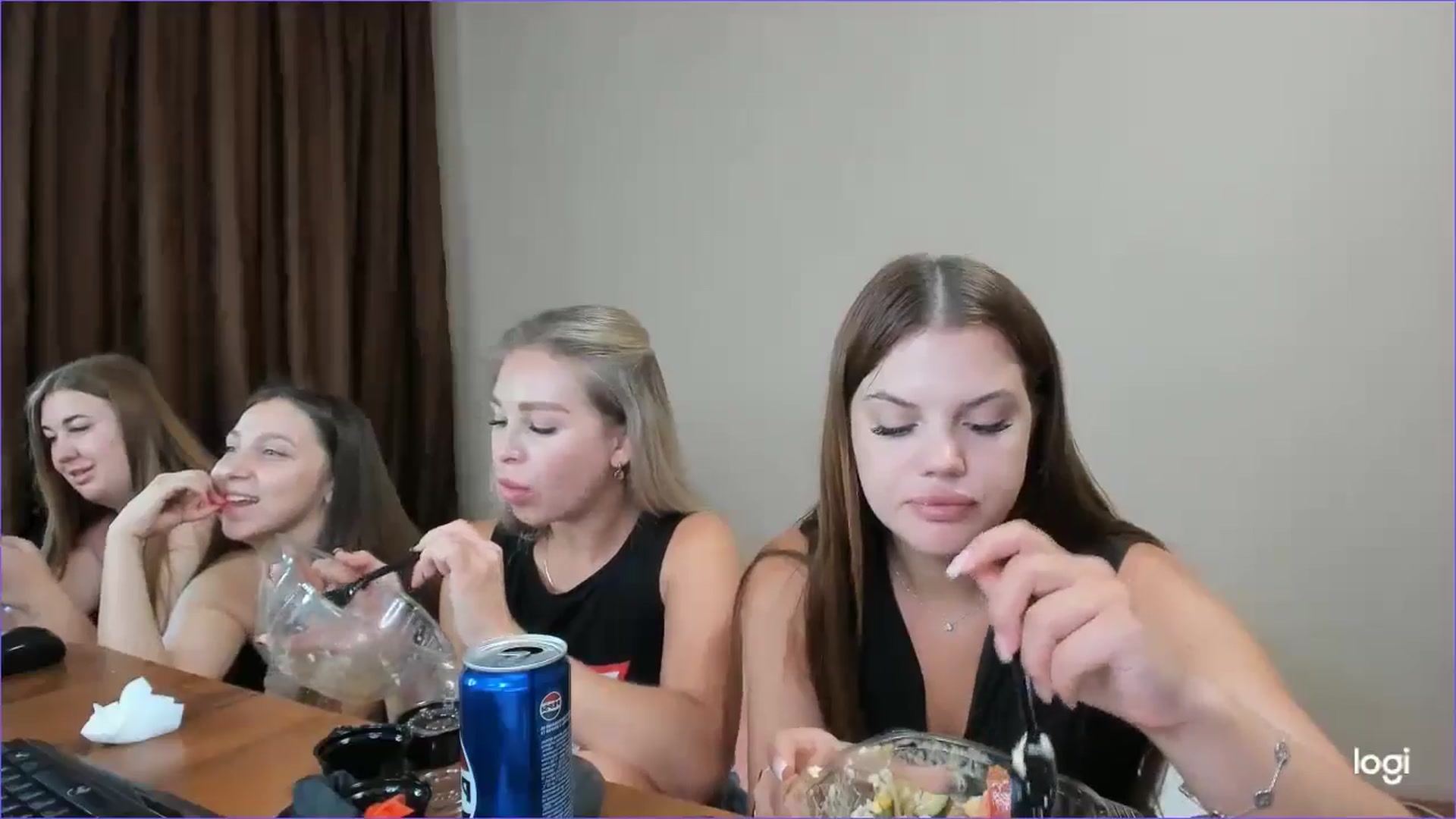 Gallery image thumbnail from StefaniNell's myfreecams stream on, 07/10/2024, 08:55 image 16 of 20