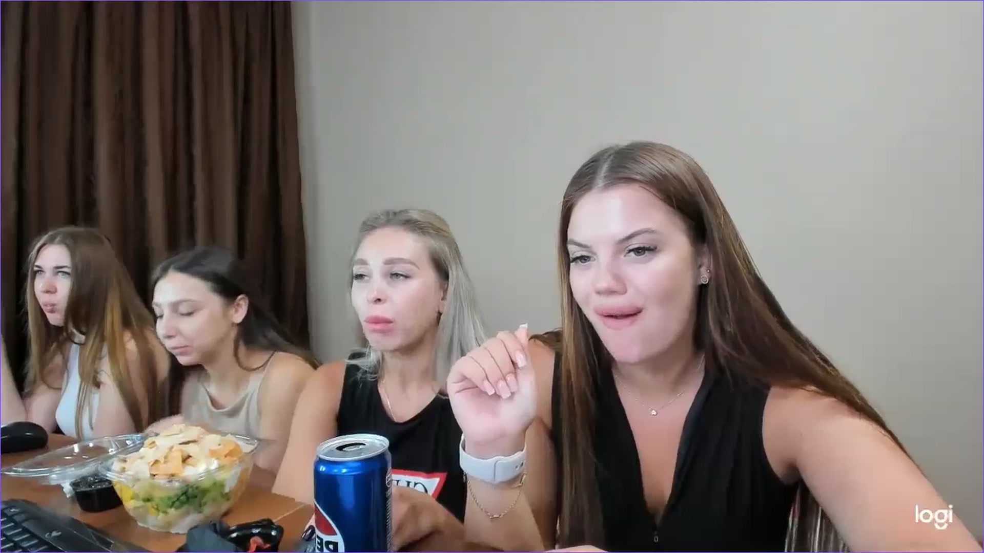 Gallery image thumbnail from StefaniNell's myfreecams stream on, 07/10/2024, 08:55 image 17 of 20