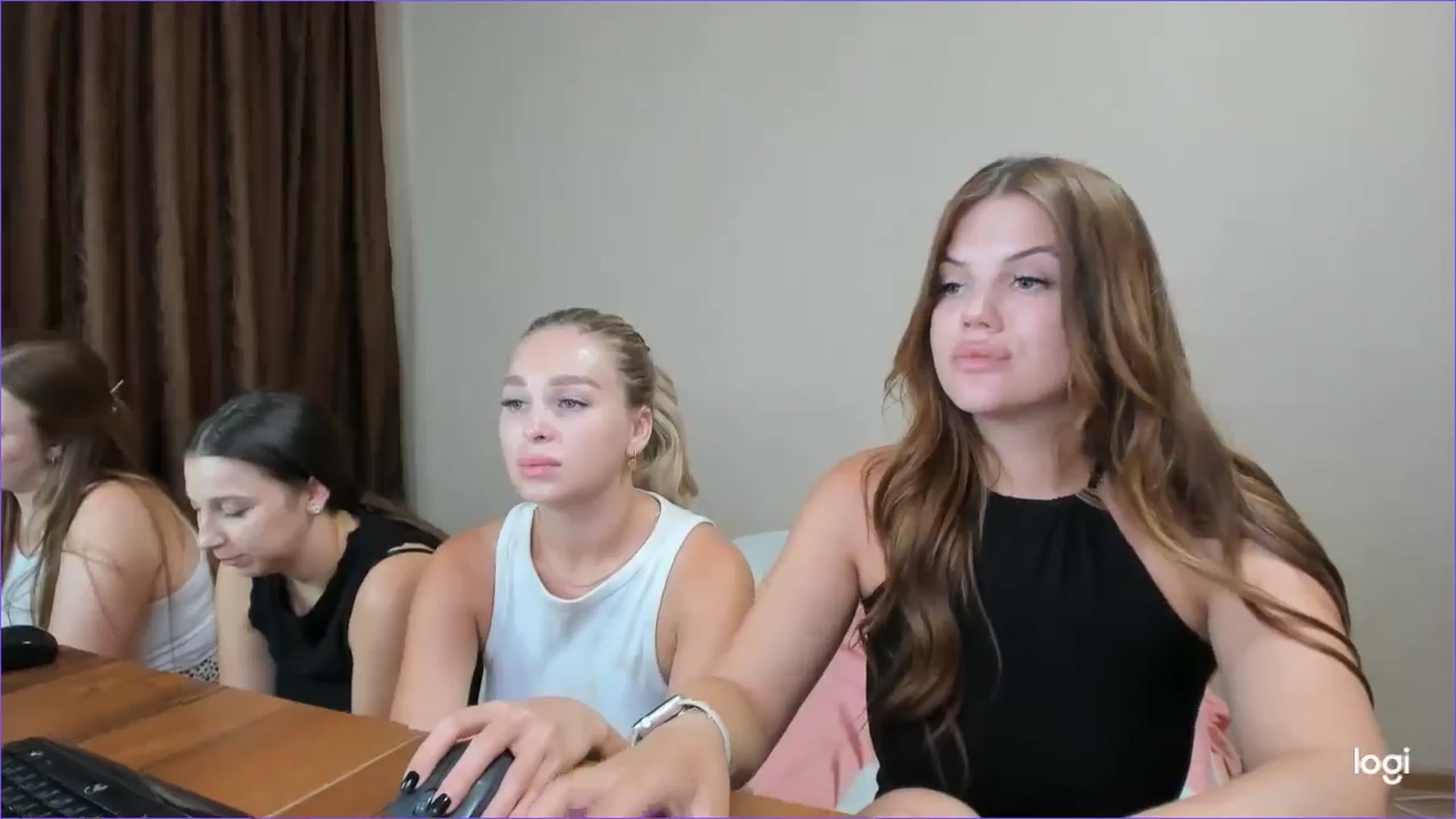 Gallery image thumbnail from StefaniNell's myfreecams stream on, 07/13/2024, 10:10 image 12 of 20