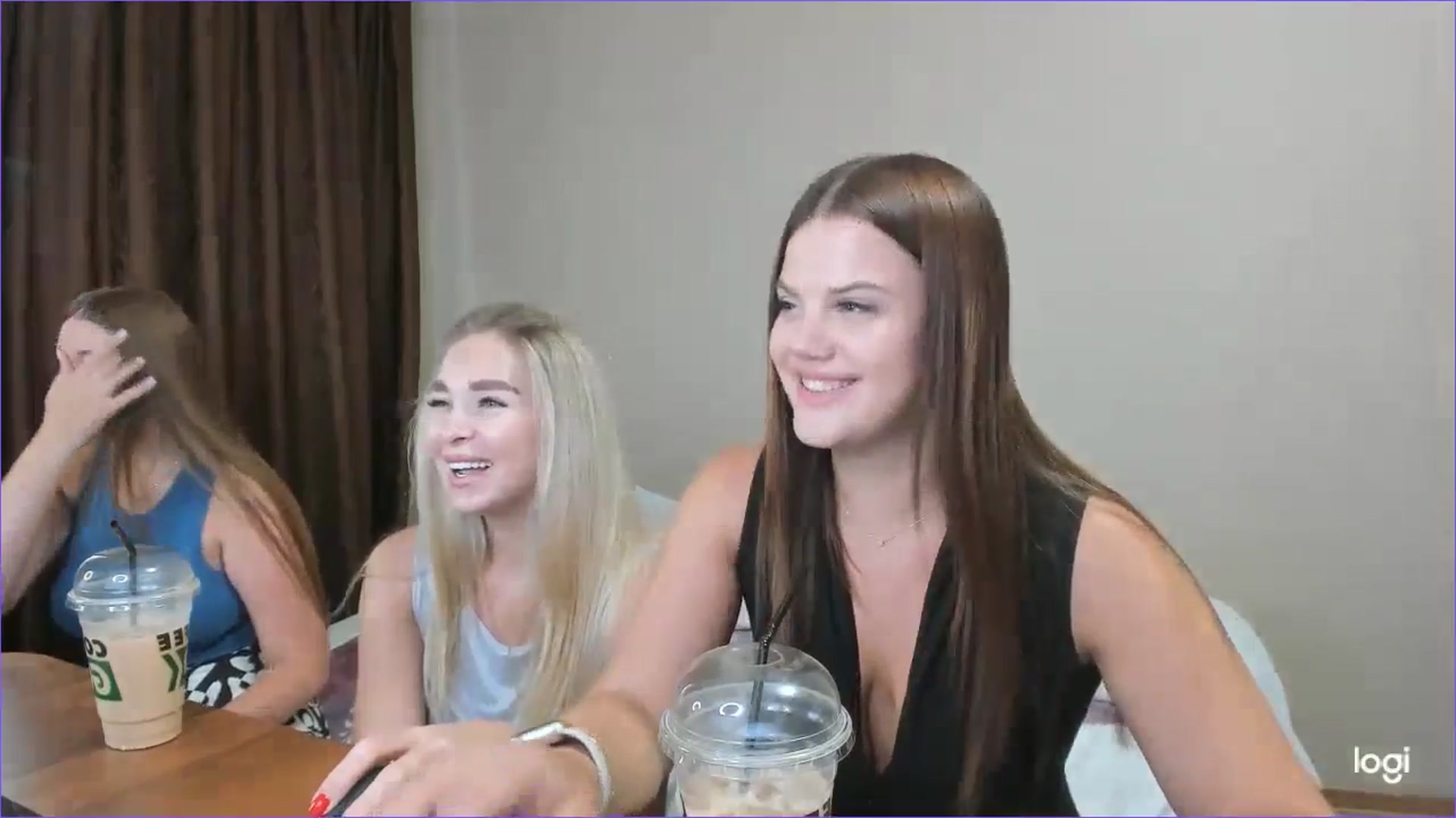 Gallery image thumbnail from StefaniNell's myfreecams stream on, 08/06/2024, 11:11 image 11 of 20